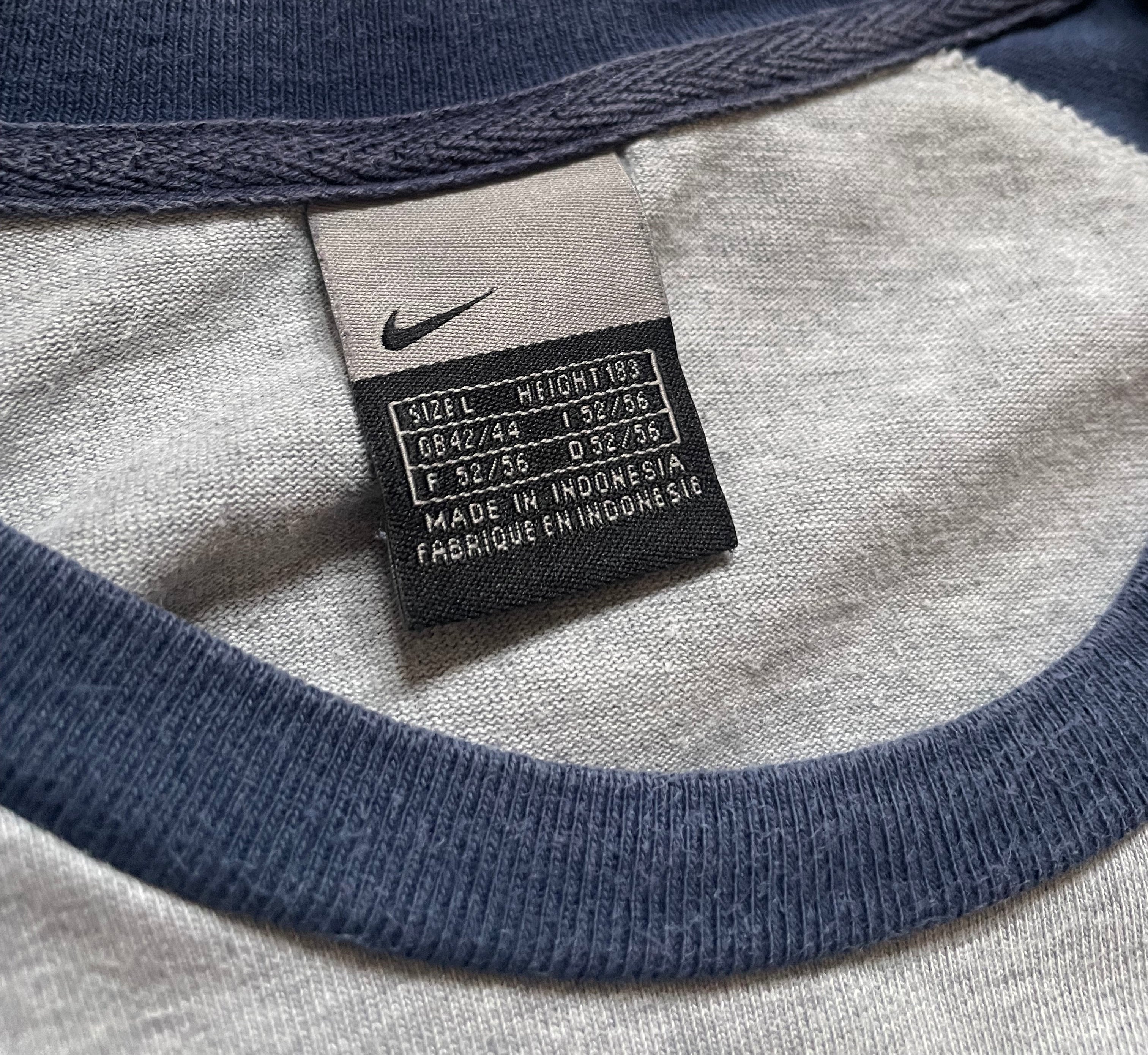 Nike Embroidered T-shirt (L)