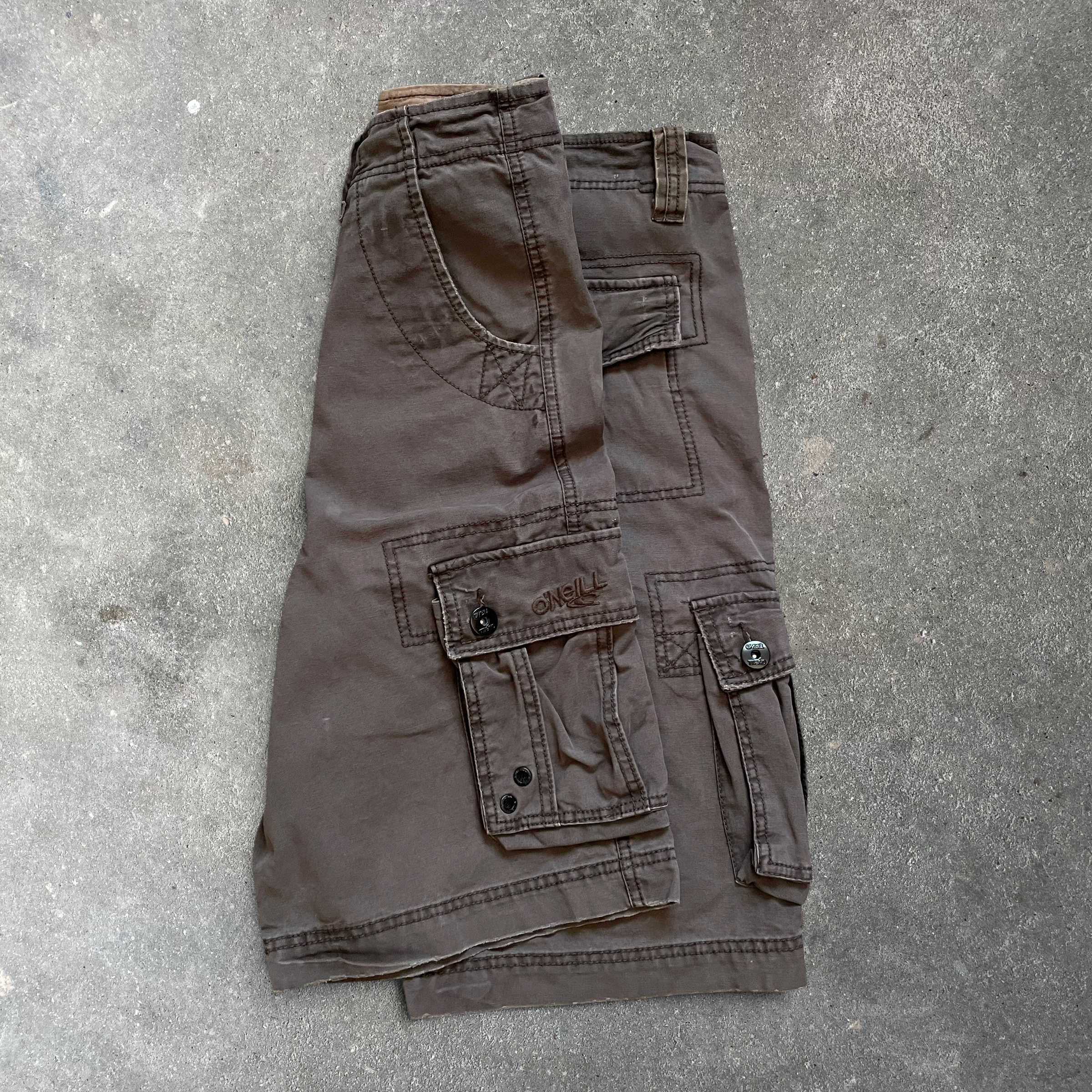 2000s O’Neill Cargo Shorts (31/32)