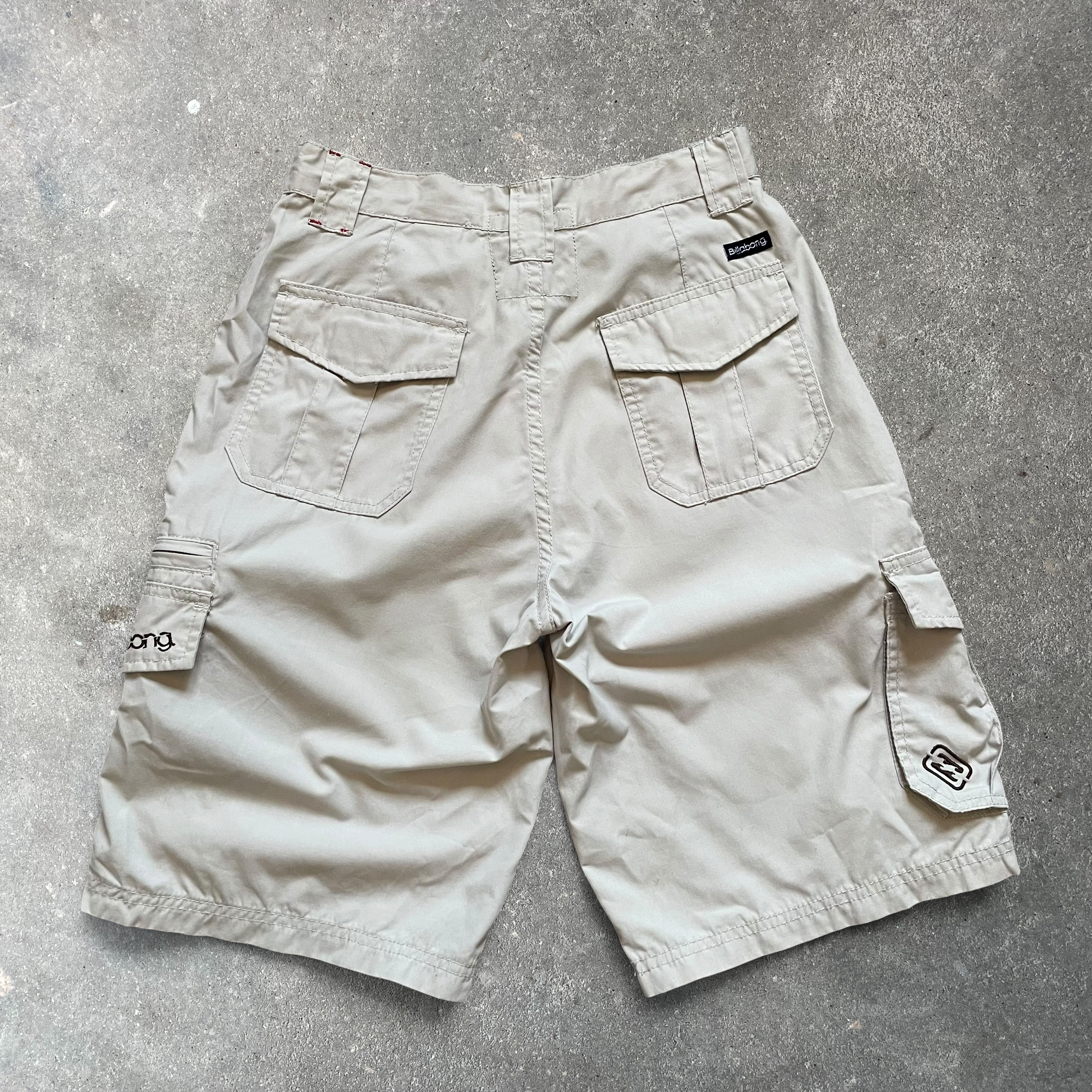 2000s Billabong Cargo Shorts (27)