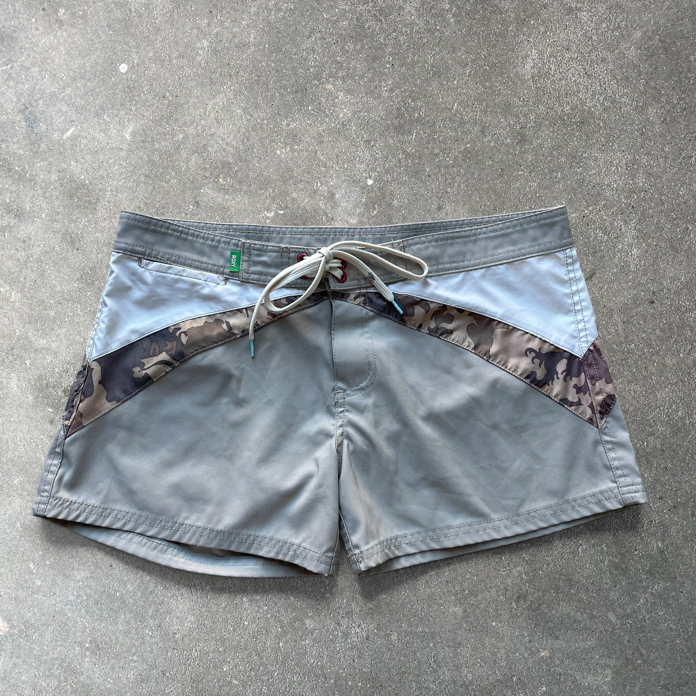 2000's Roxy Boardshorts (5)