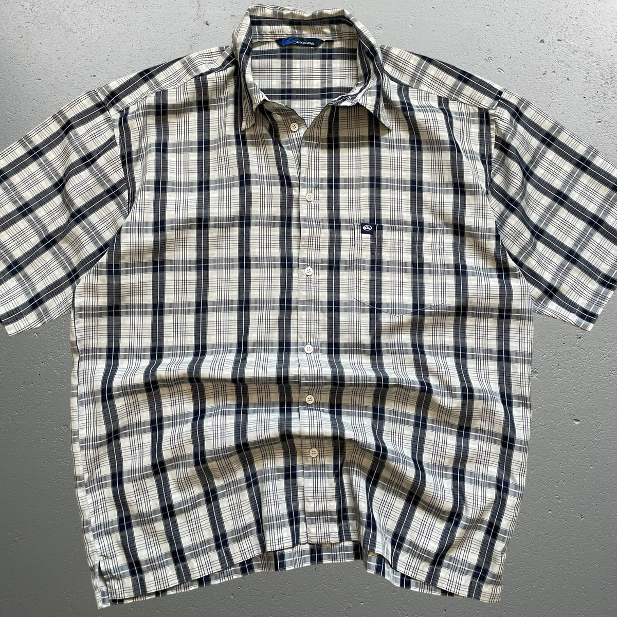2000’s Quiksilver Short Sleeve Shirt XL