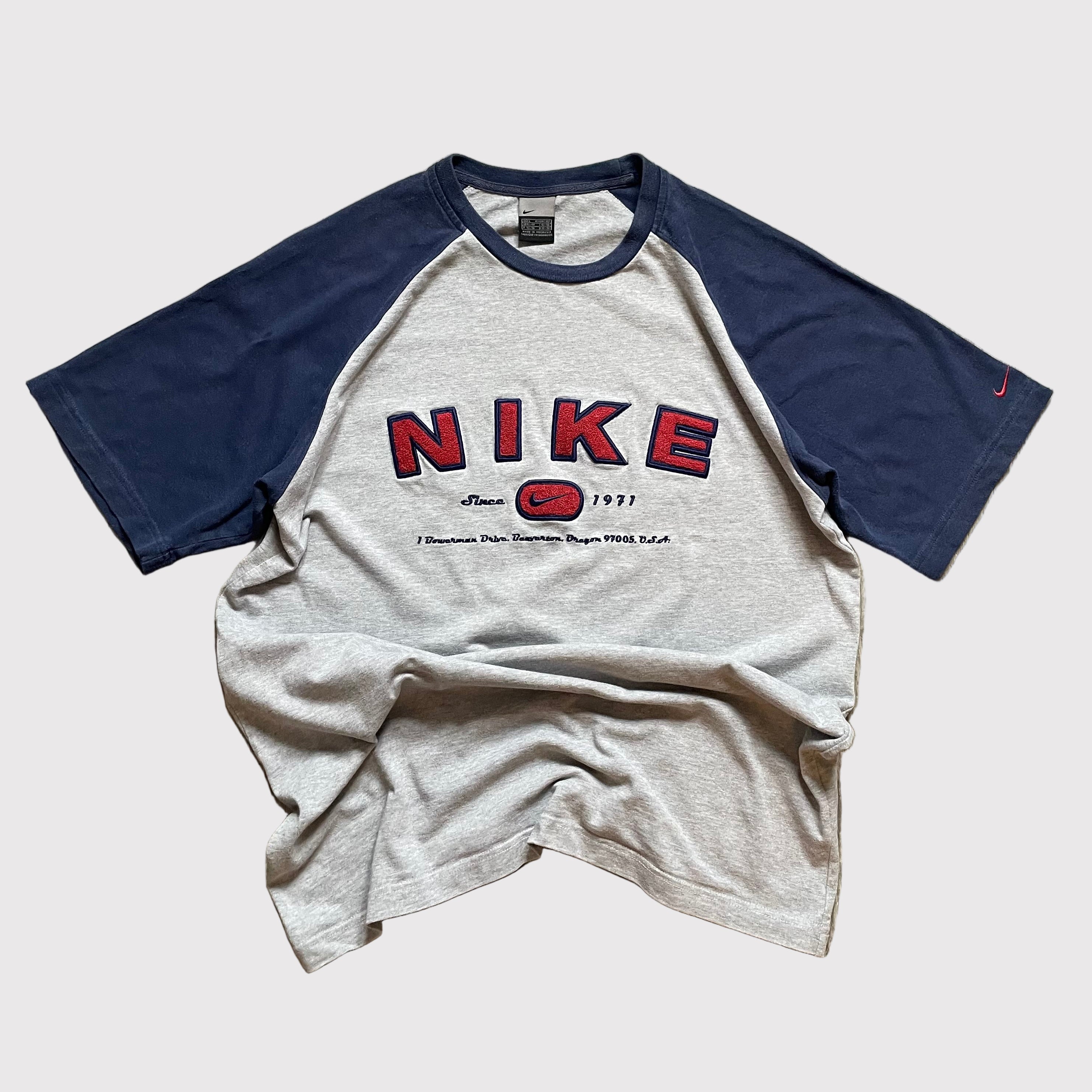 Nike Embroidered T-shirt (L)