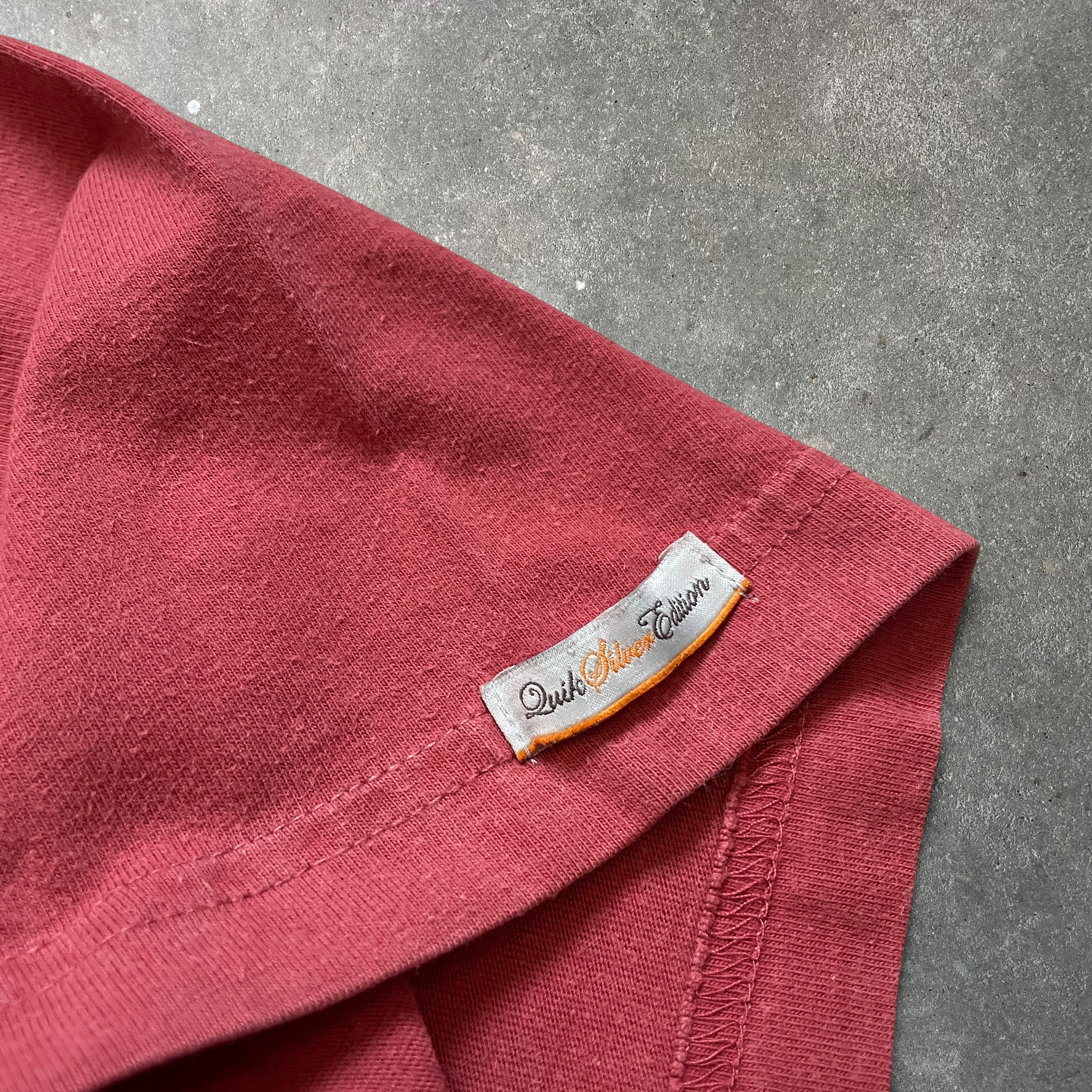 2000's Quiksilver T-Shirt (L)