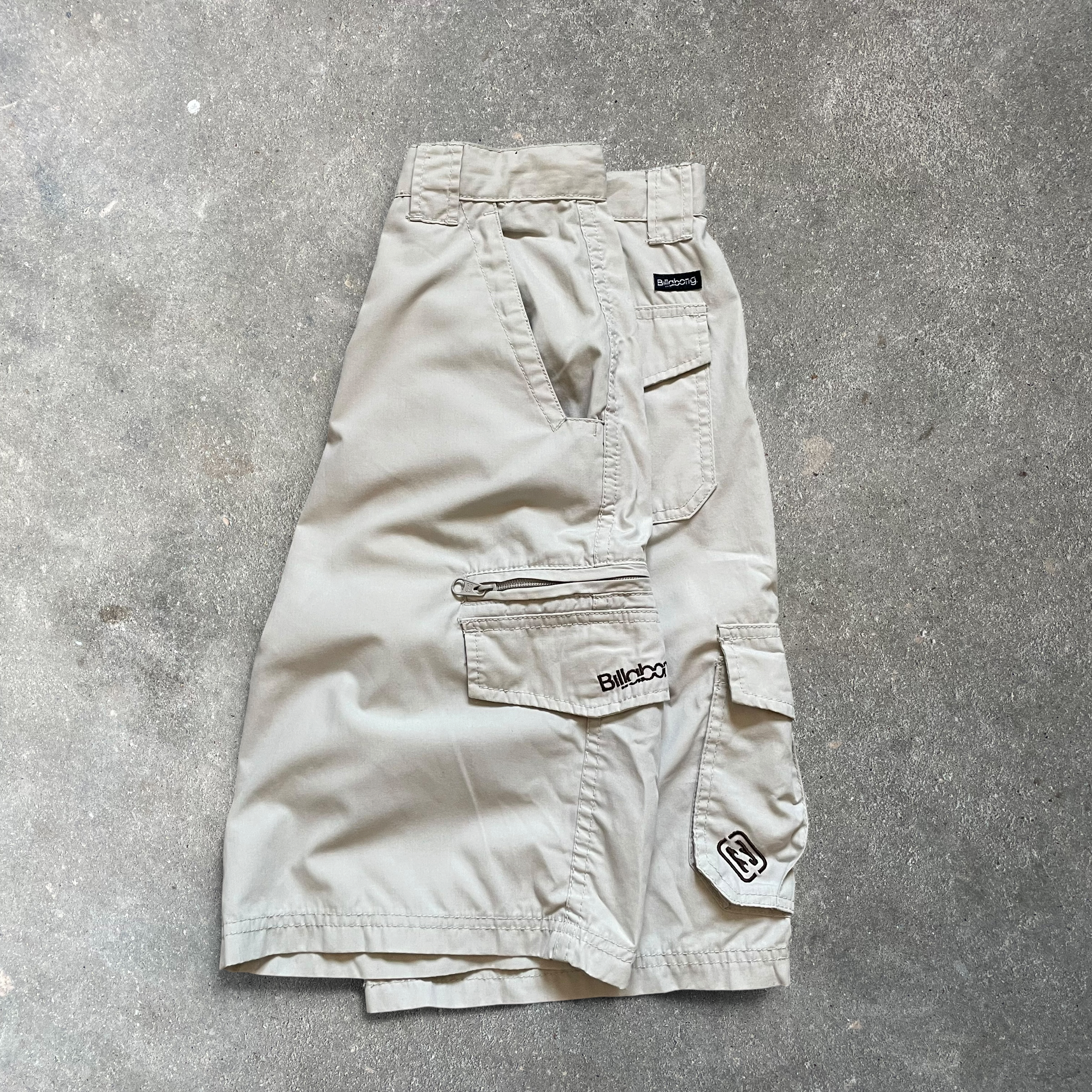 2000s Billabong Cargo Shorts (27)