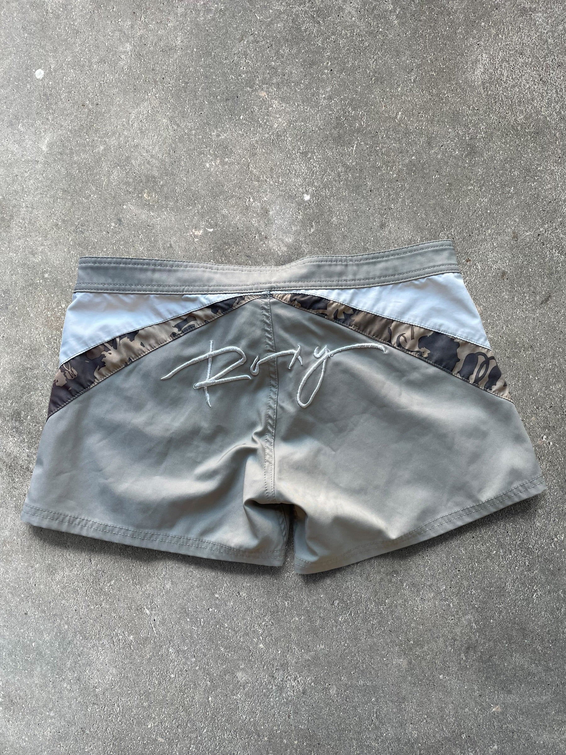 2000's Roxy Boardshorts (5)