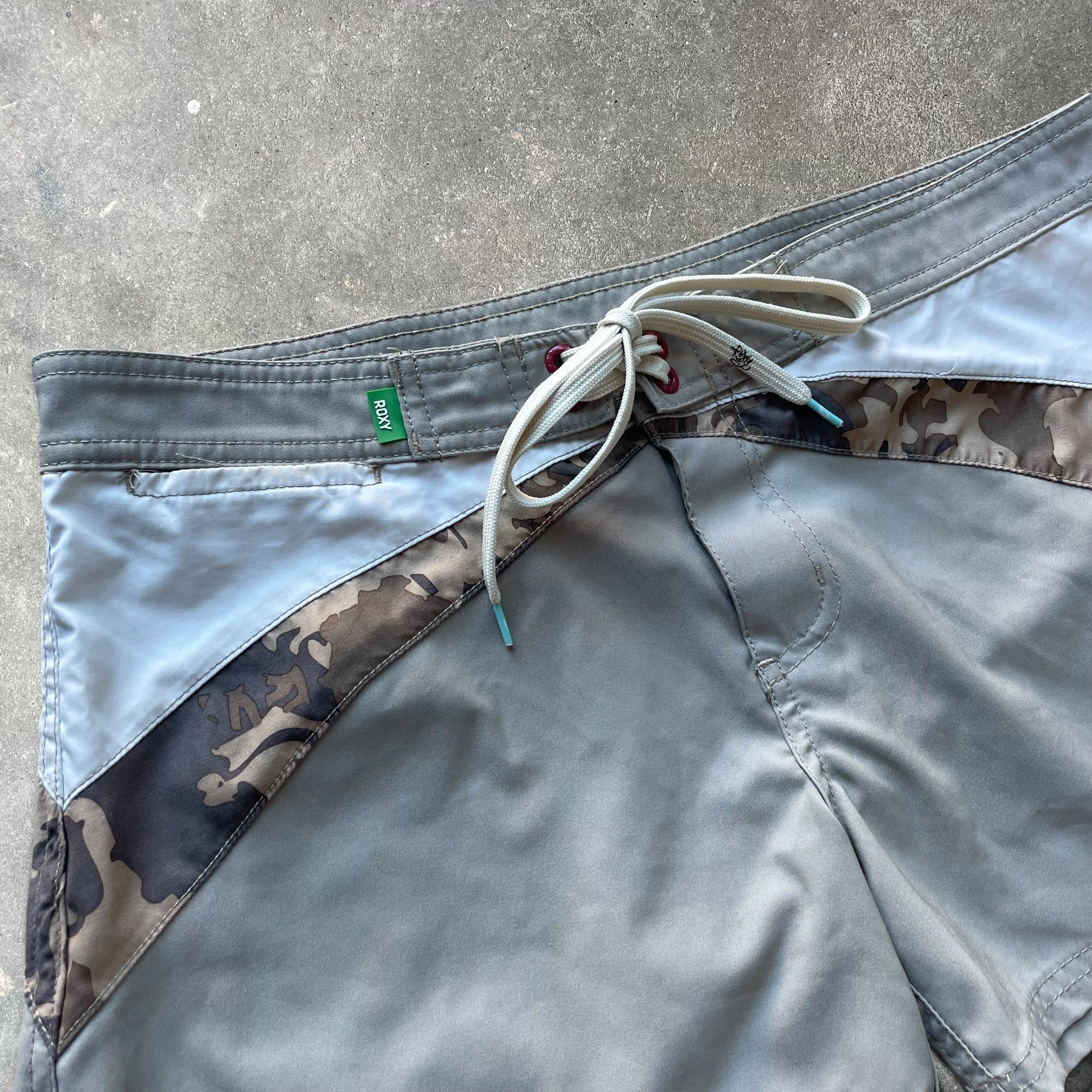 2000's Roxy Boardshorts (5)