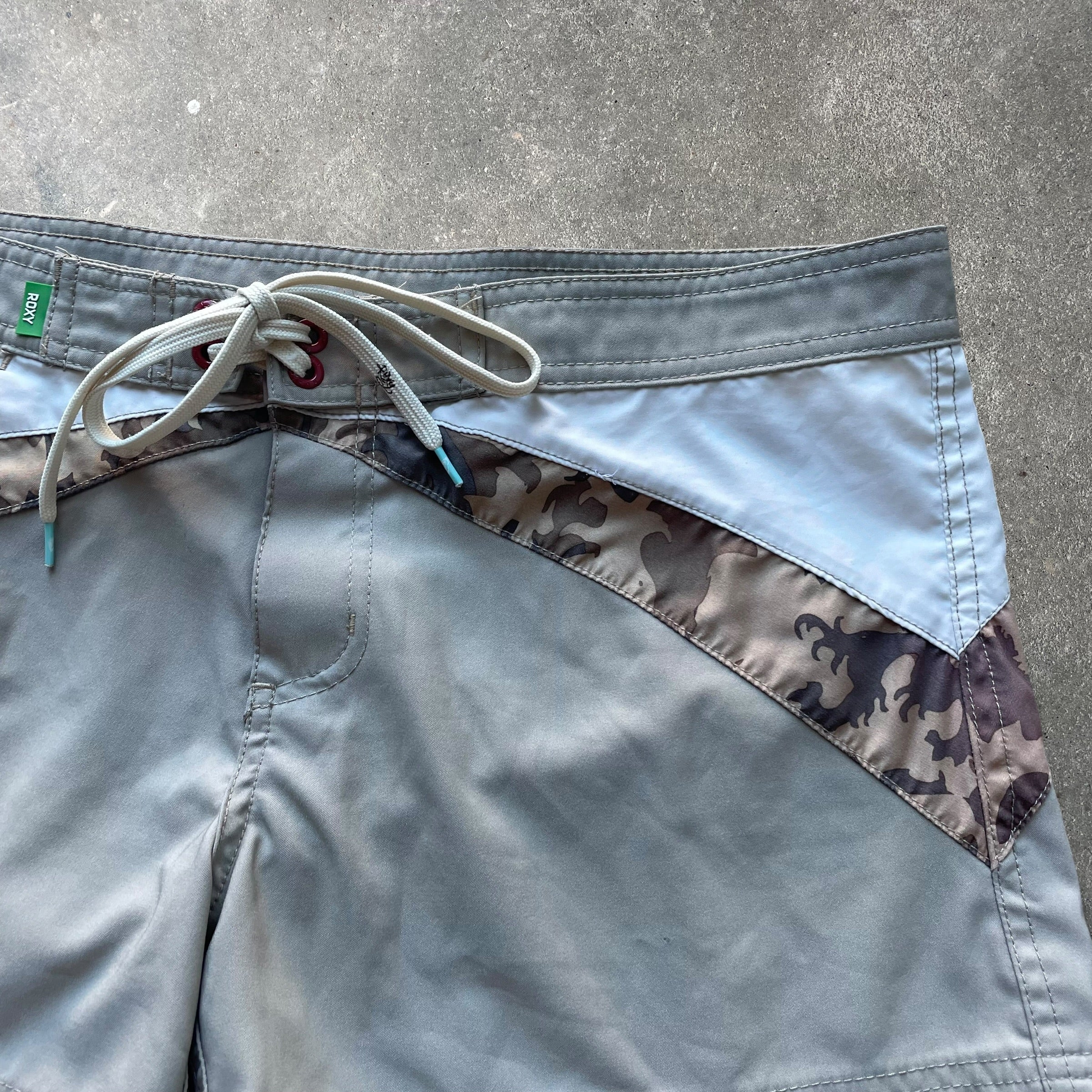 2000's Roxy Boardshorts (5)