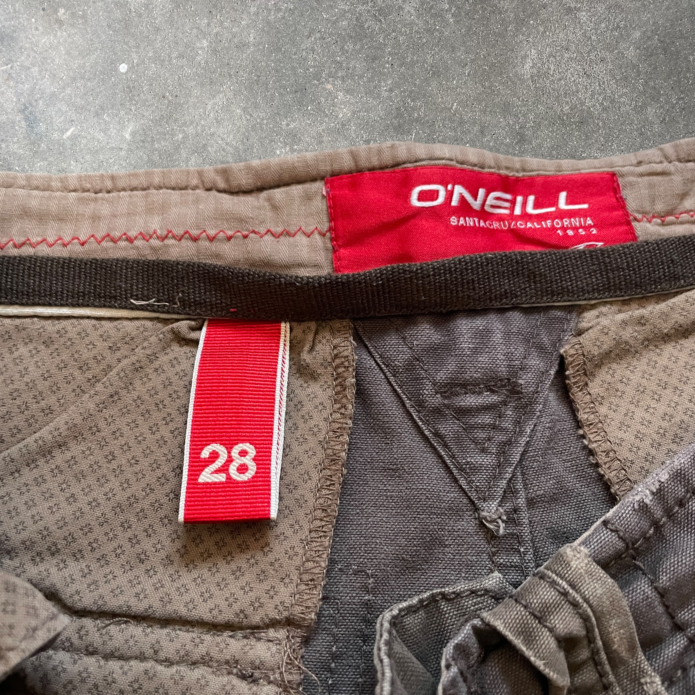 2000s O’Neill Cargo Shorts (31/32)