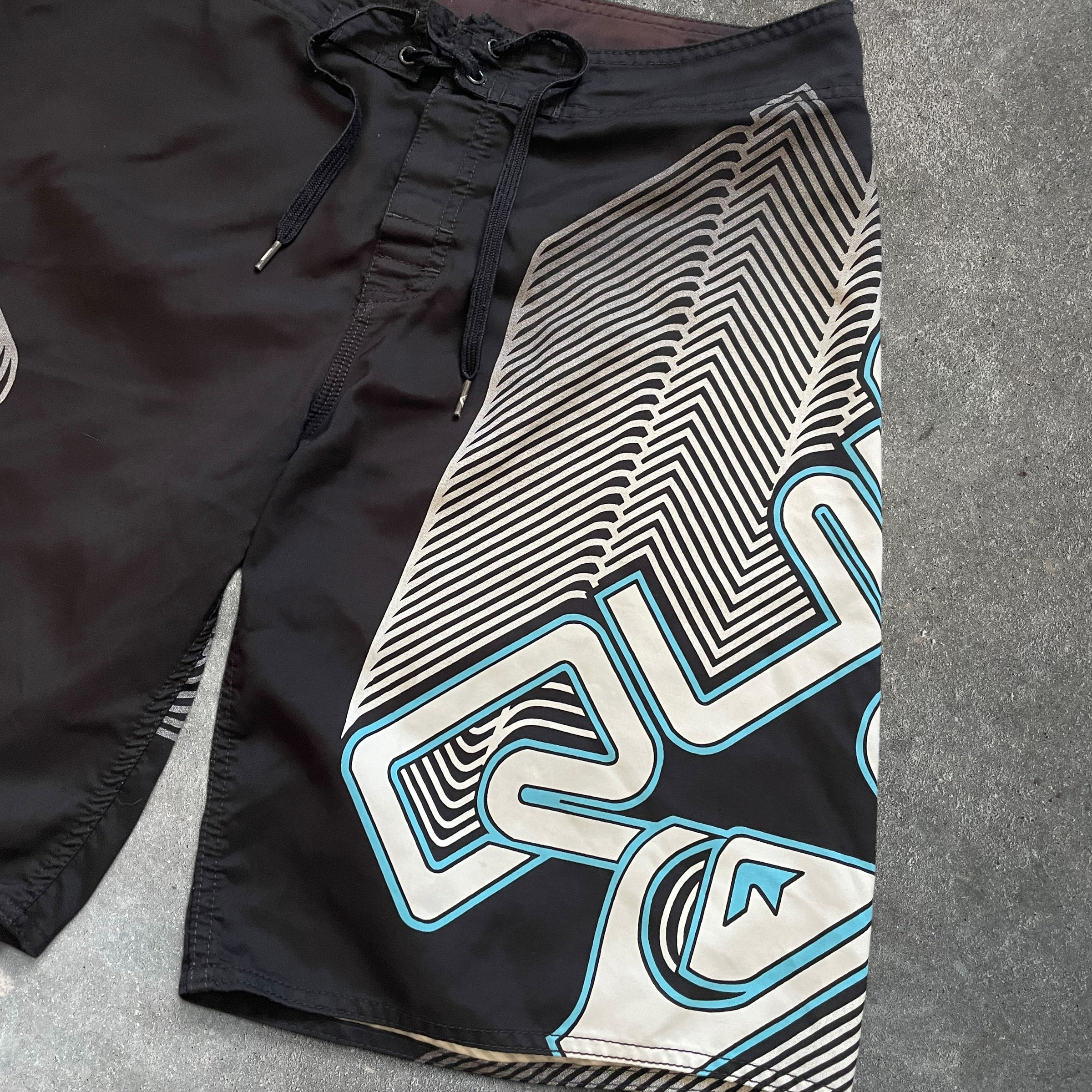 2000's Quiksilver Boardshorts (34)
