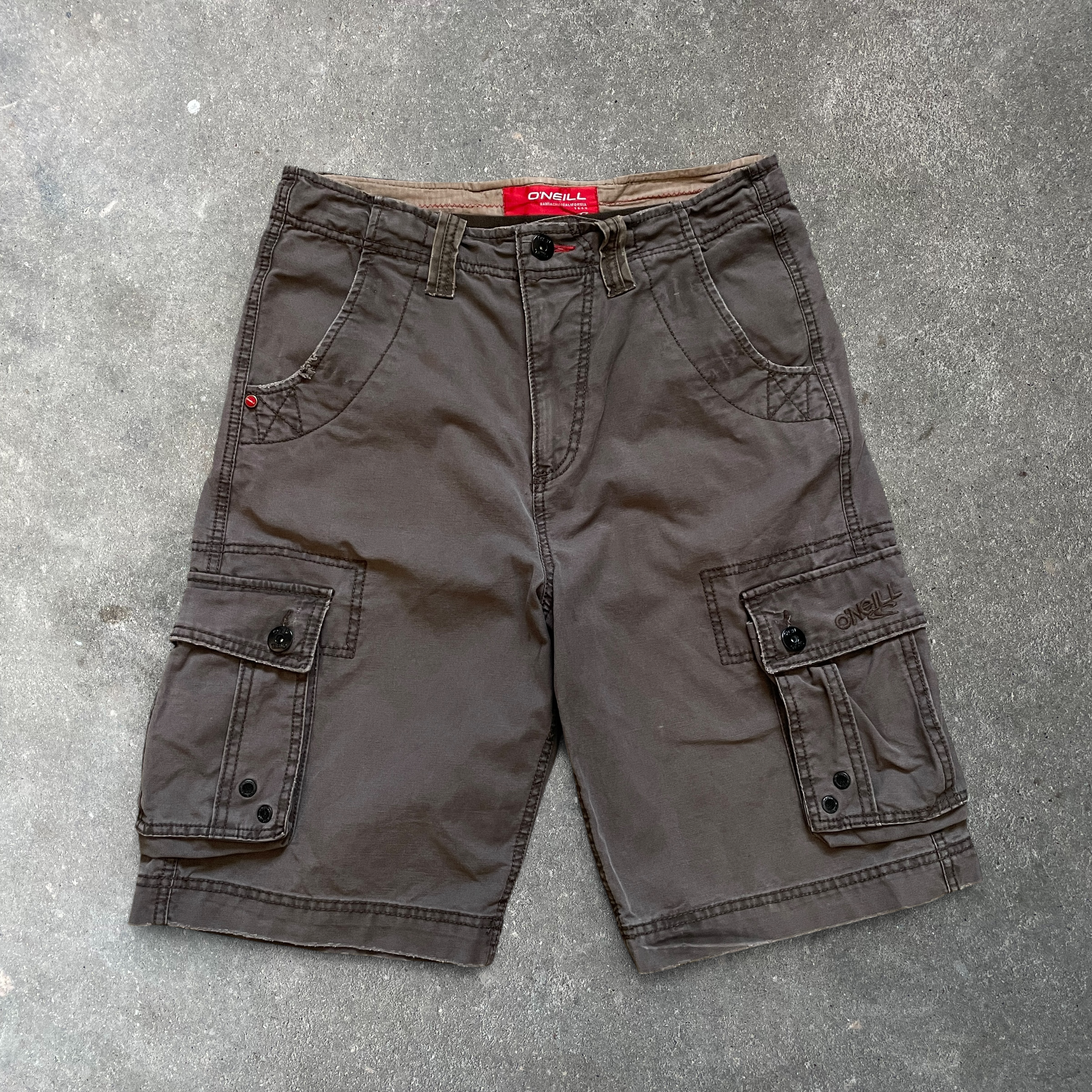 2000s O’Neill Cargo Shorts (31/32)