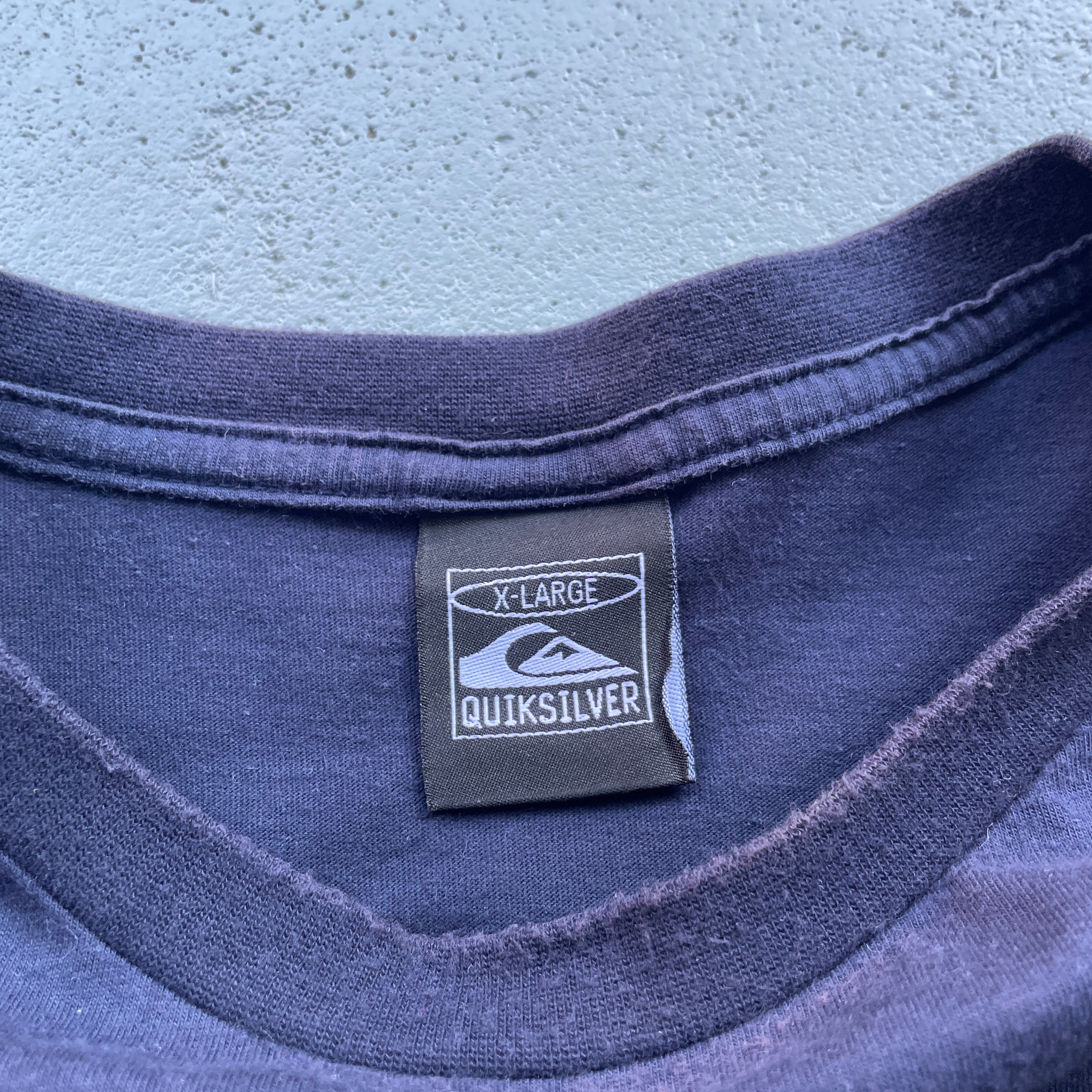 2000's Quiksilver T-Shirt Navy (XL)
