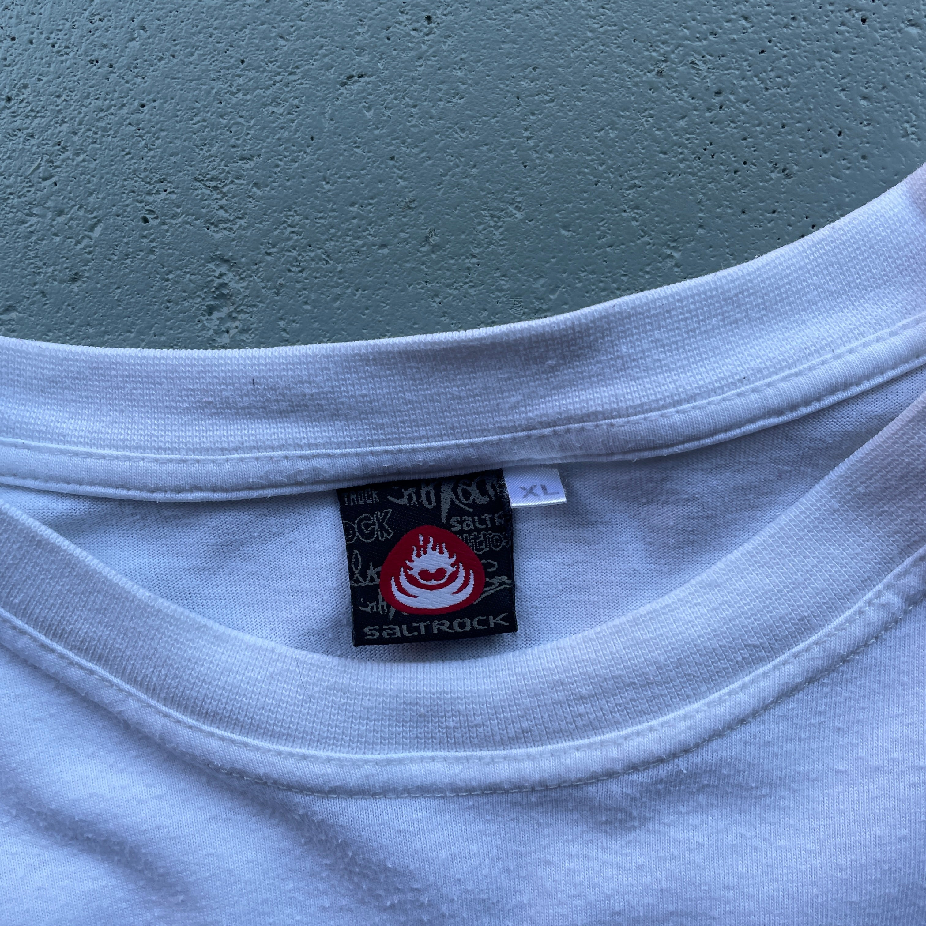2000's Salt Rock T-shirt White (M/L)