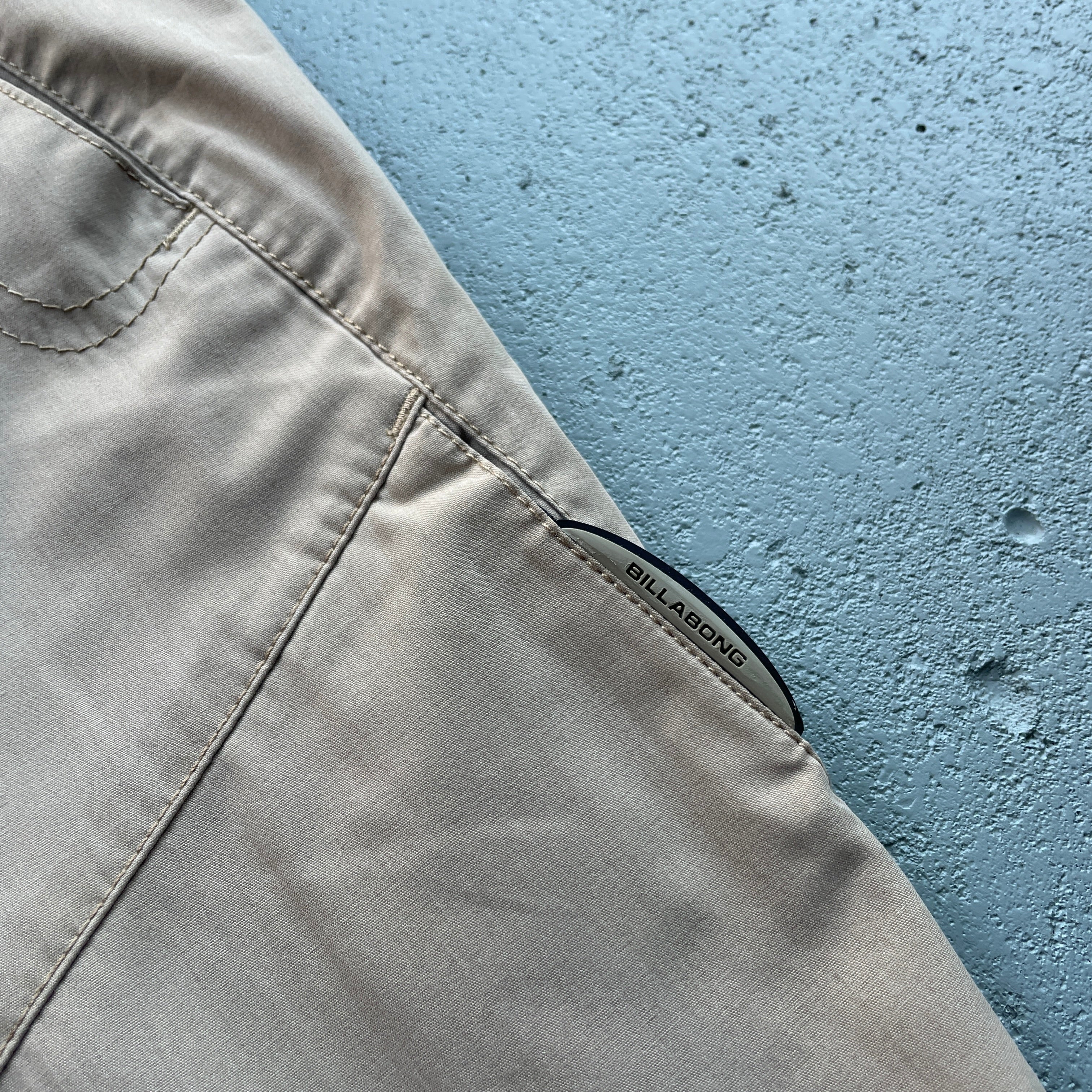 2000s Billabong Cargo Shorts Beige (30)