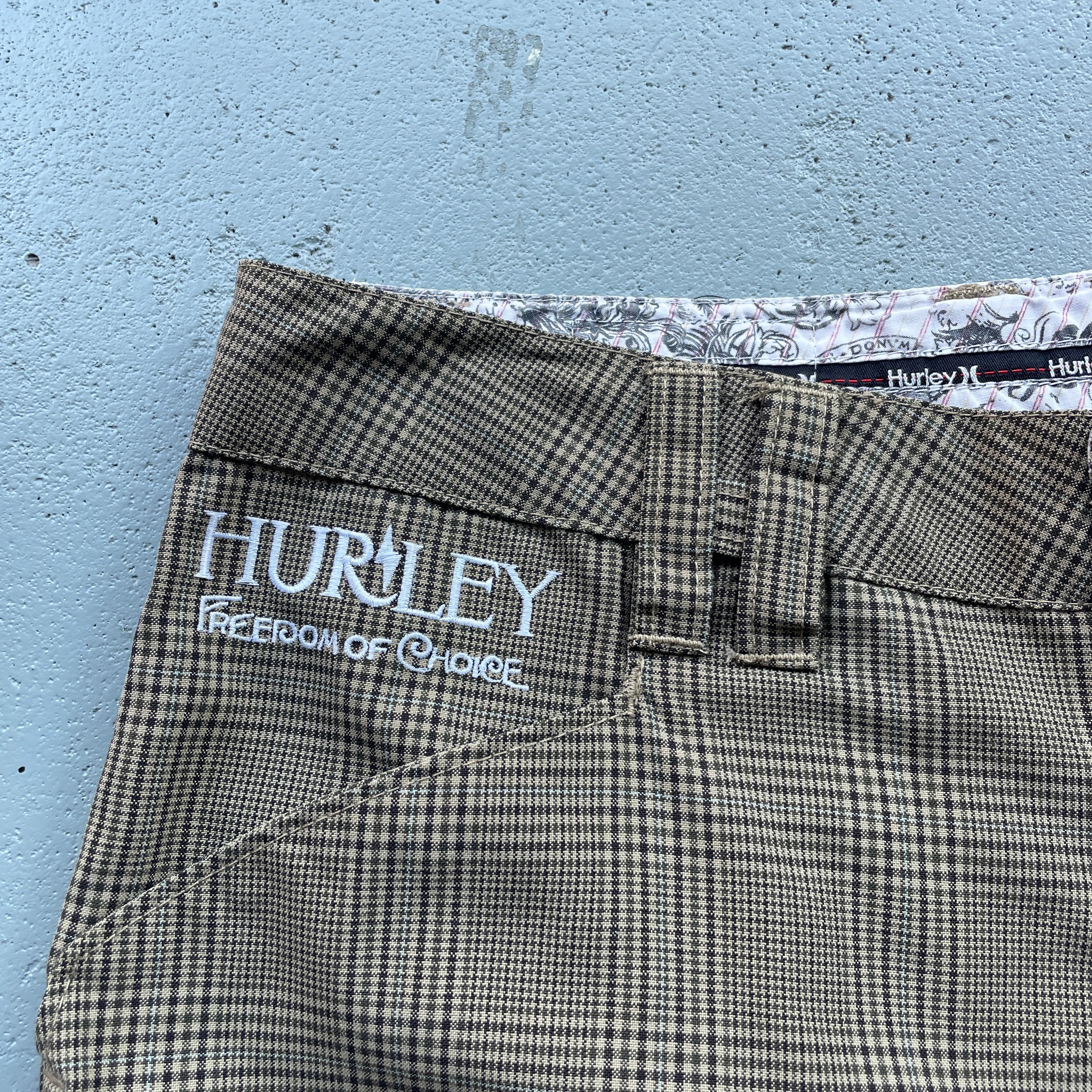 2000s Hurley Chino Shorts Brown (30)