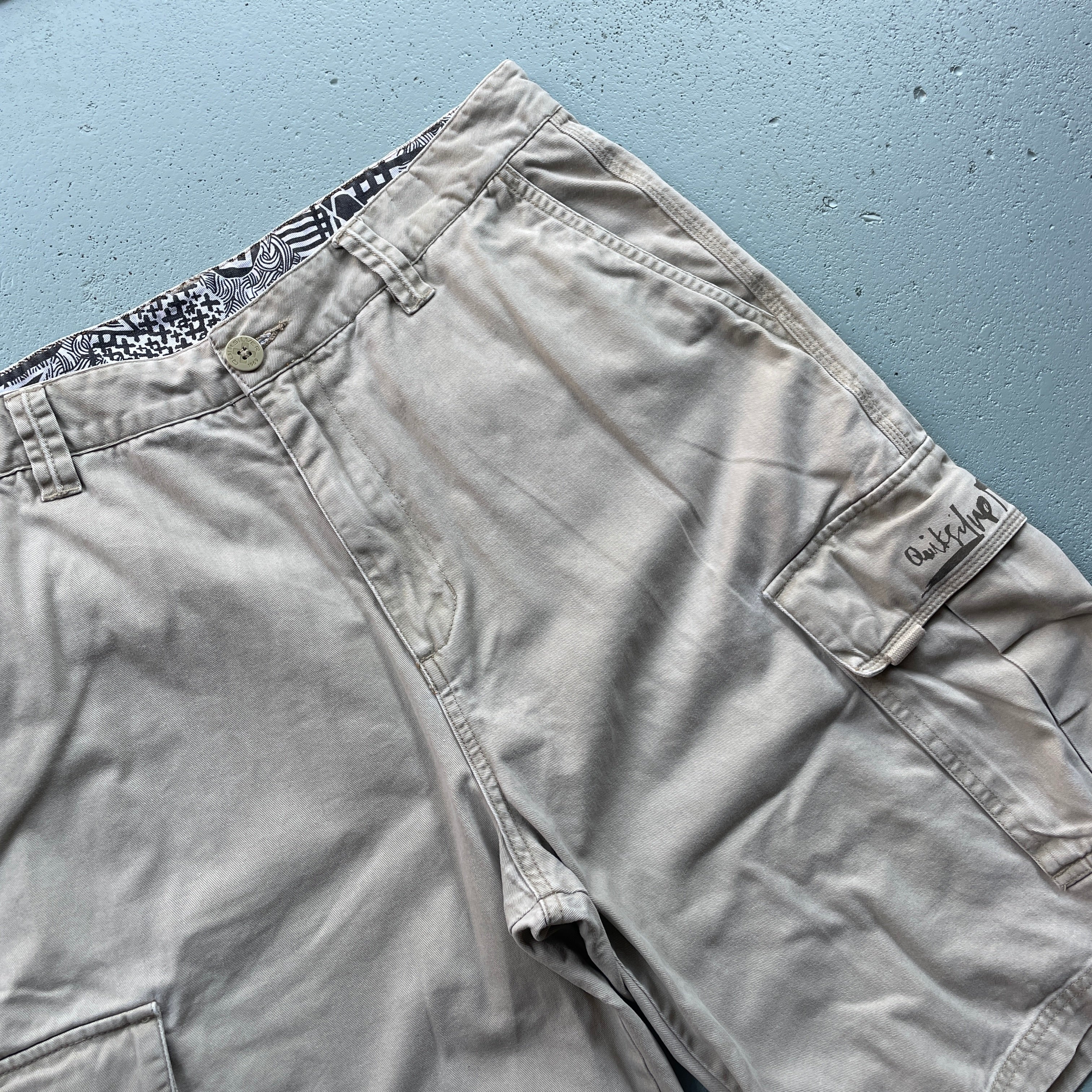 2000s Quiksilver Cargo Shorts Beige (36)