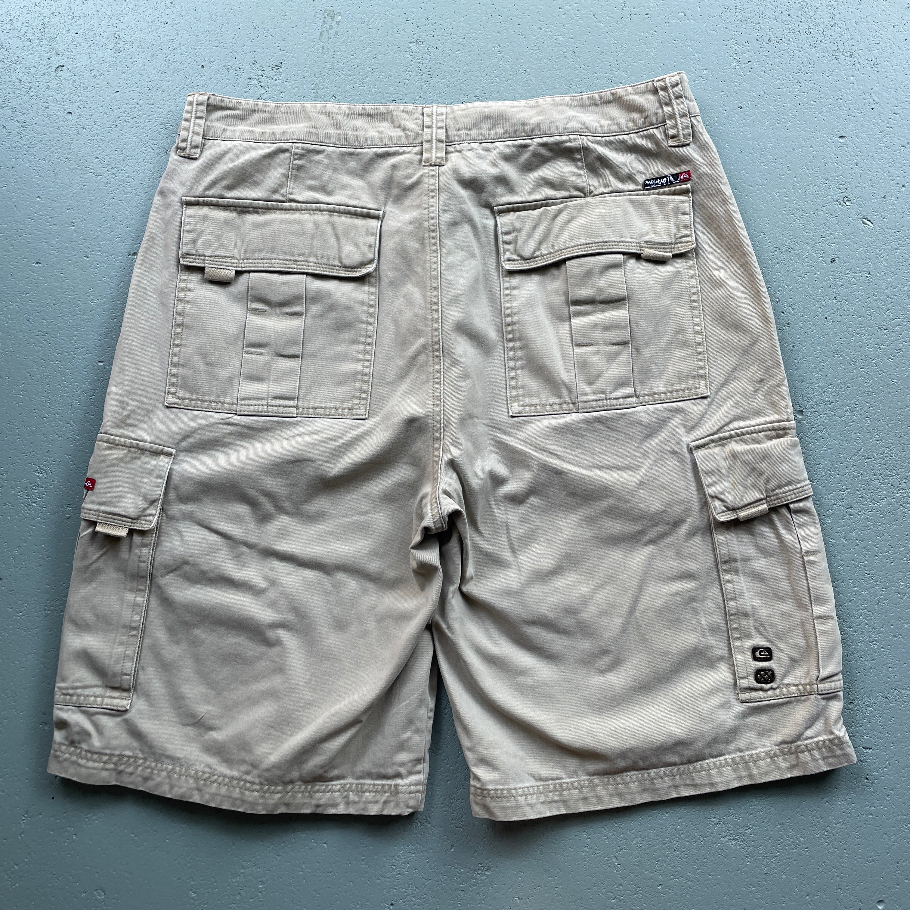 2000s Quiksilver Cargo Shorts Beige (36)