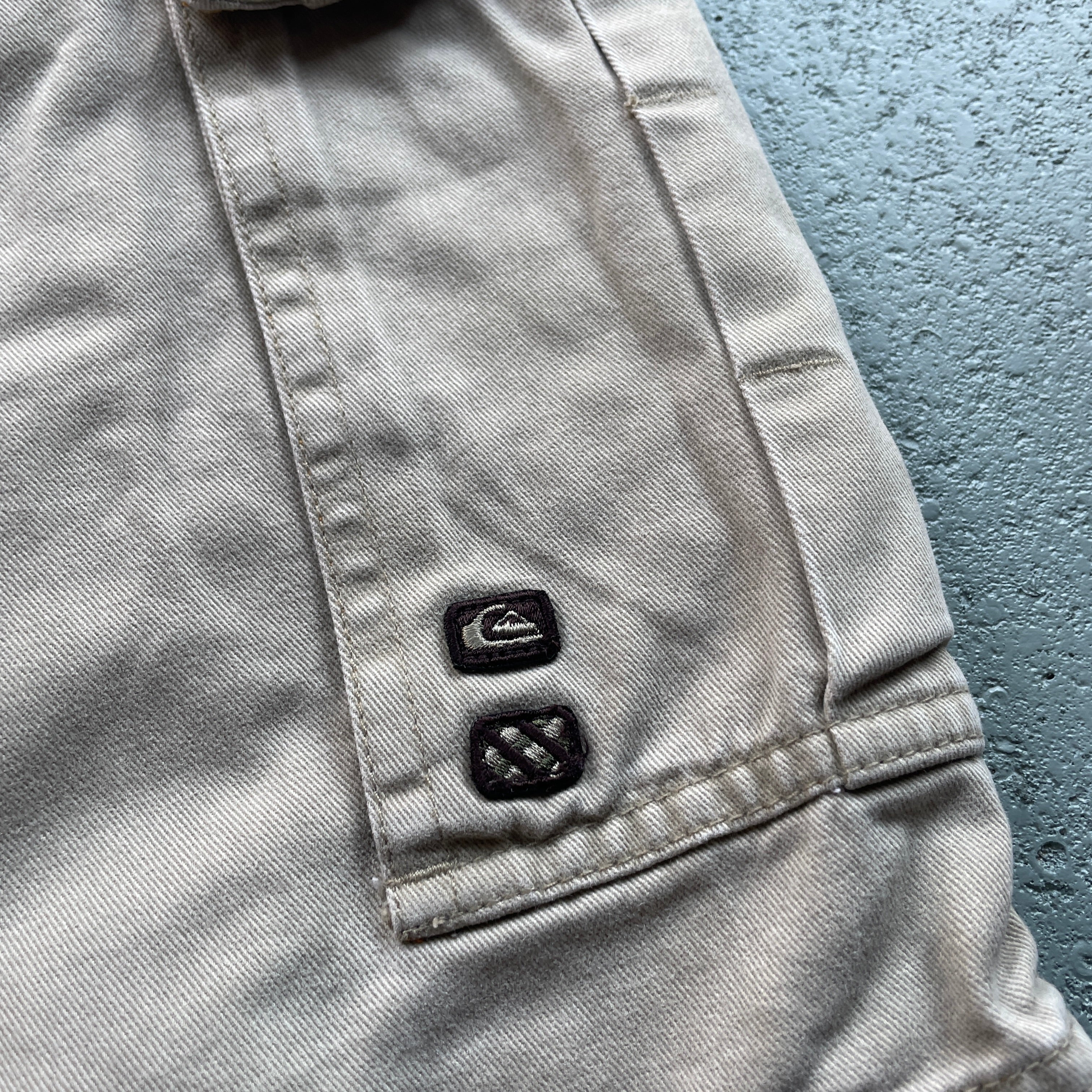 2000s Quiksilver Cargo Shorts Beige (36)