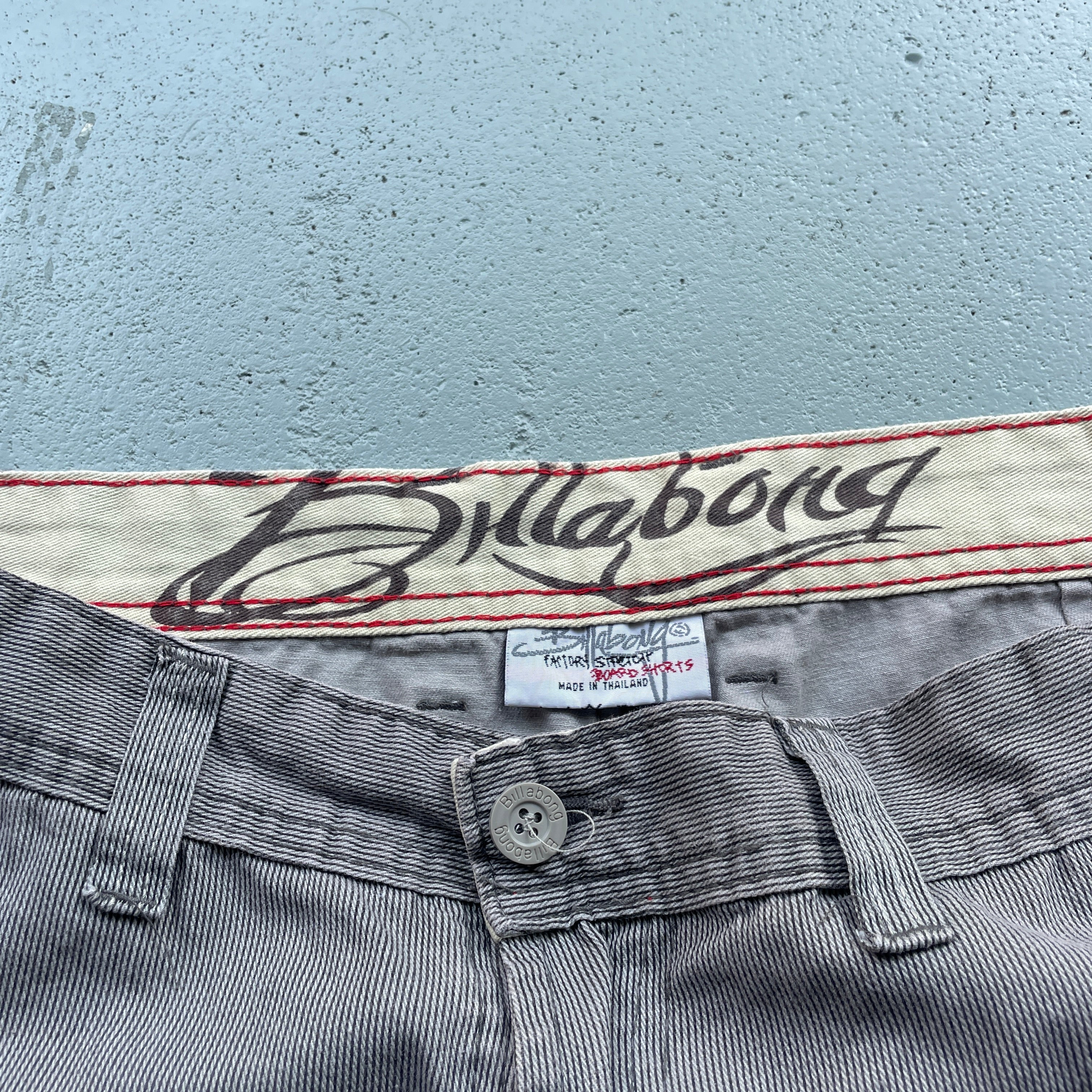 2000s Billabong Chino Shorts Grey (36)