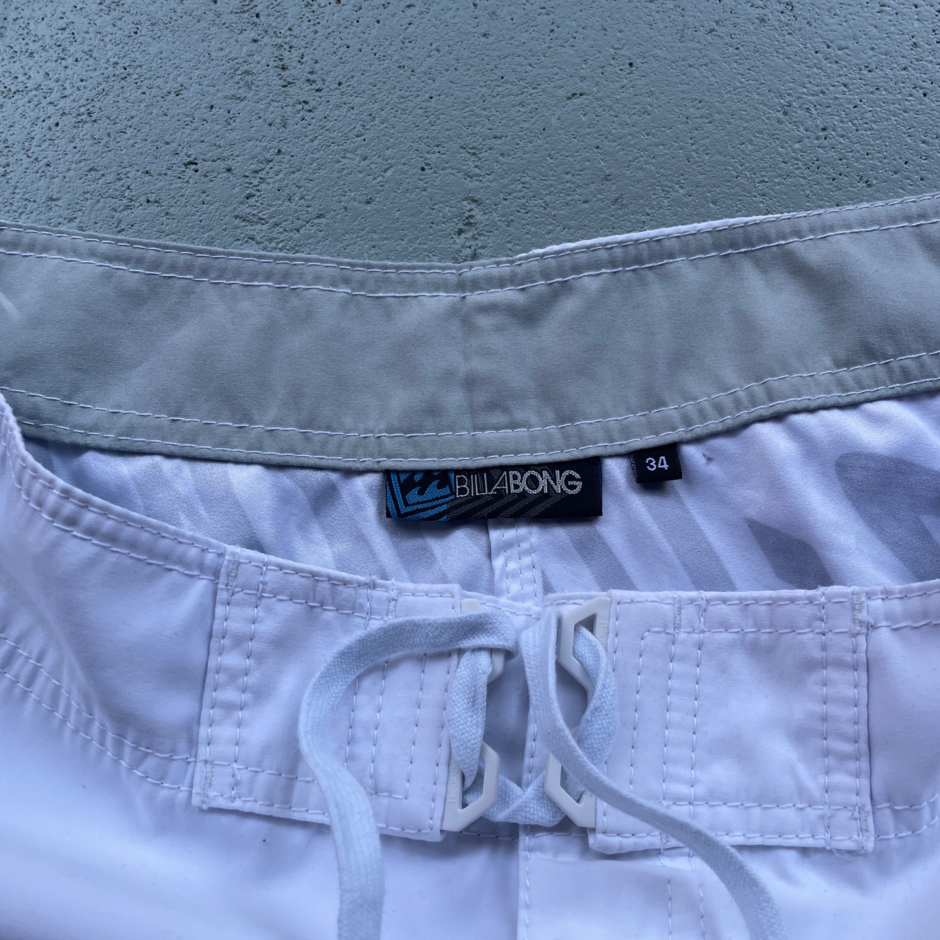 2000's Billabong Boardshorts White (34)