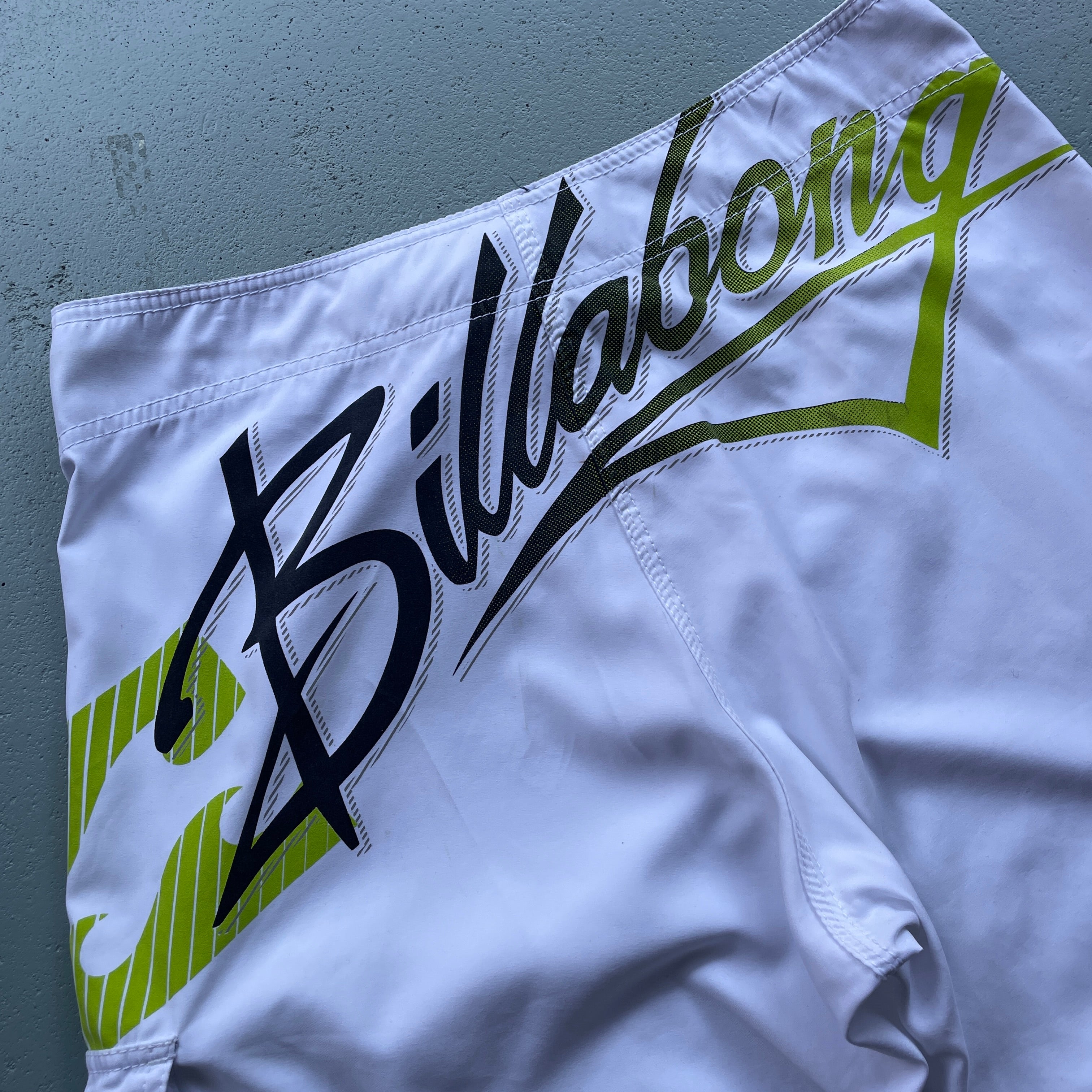 2000's Billabong Boardshorts White (34)