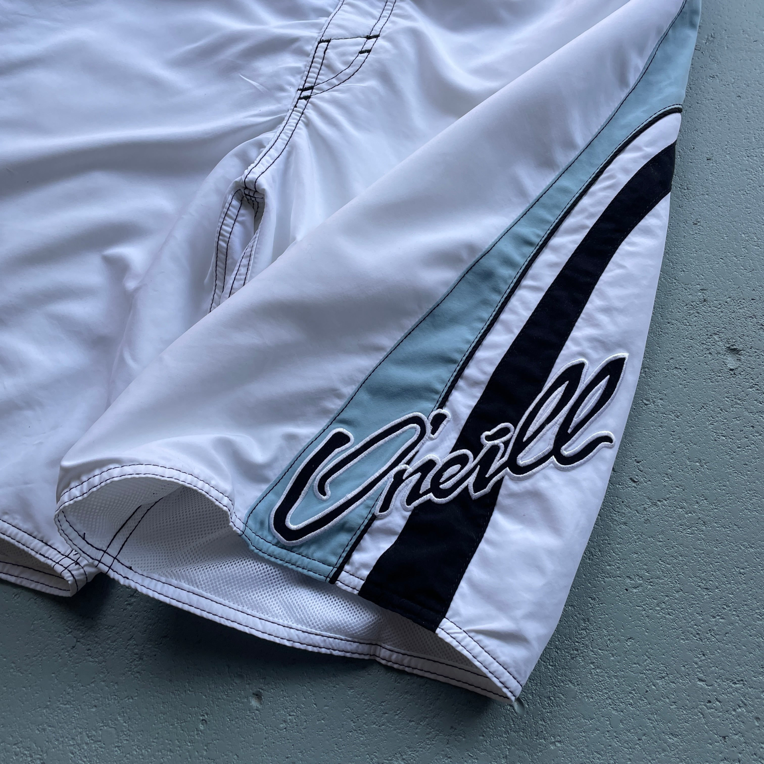 2000's O'Neill Boardshorts White (32)