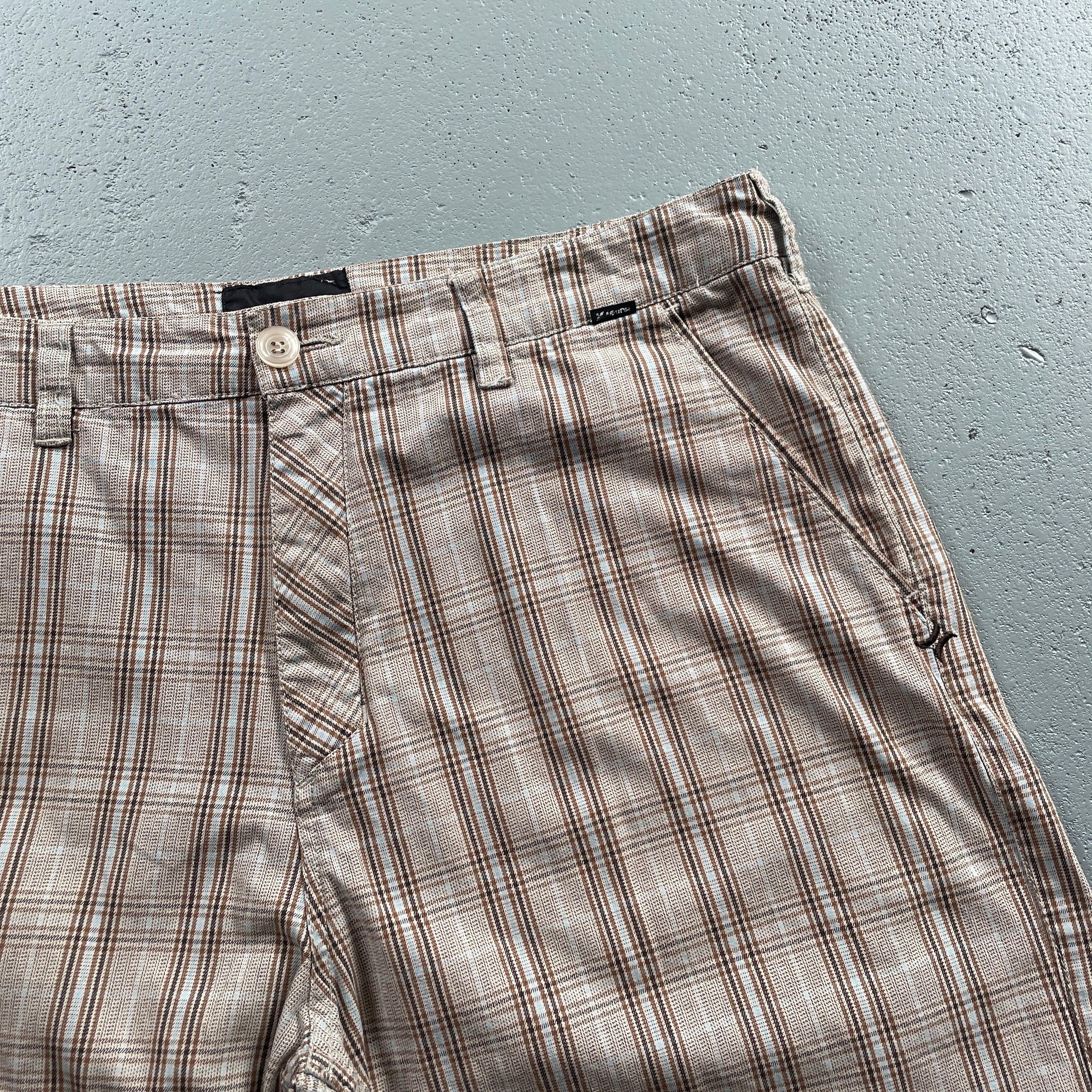 2000s Hurley Chino Plaid Chino Shorts (34)