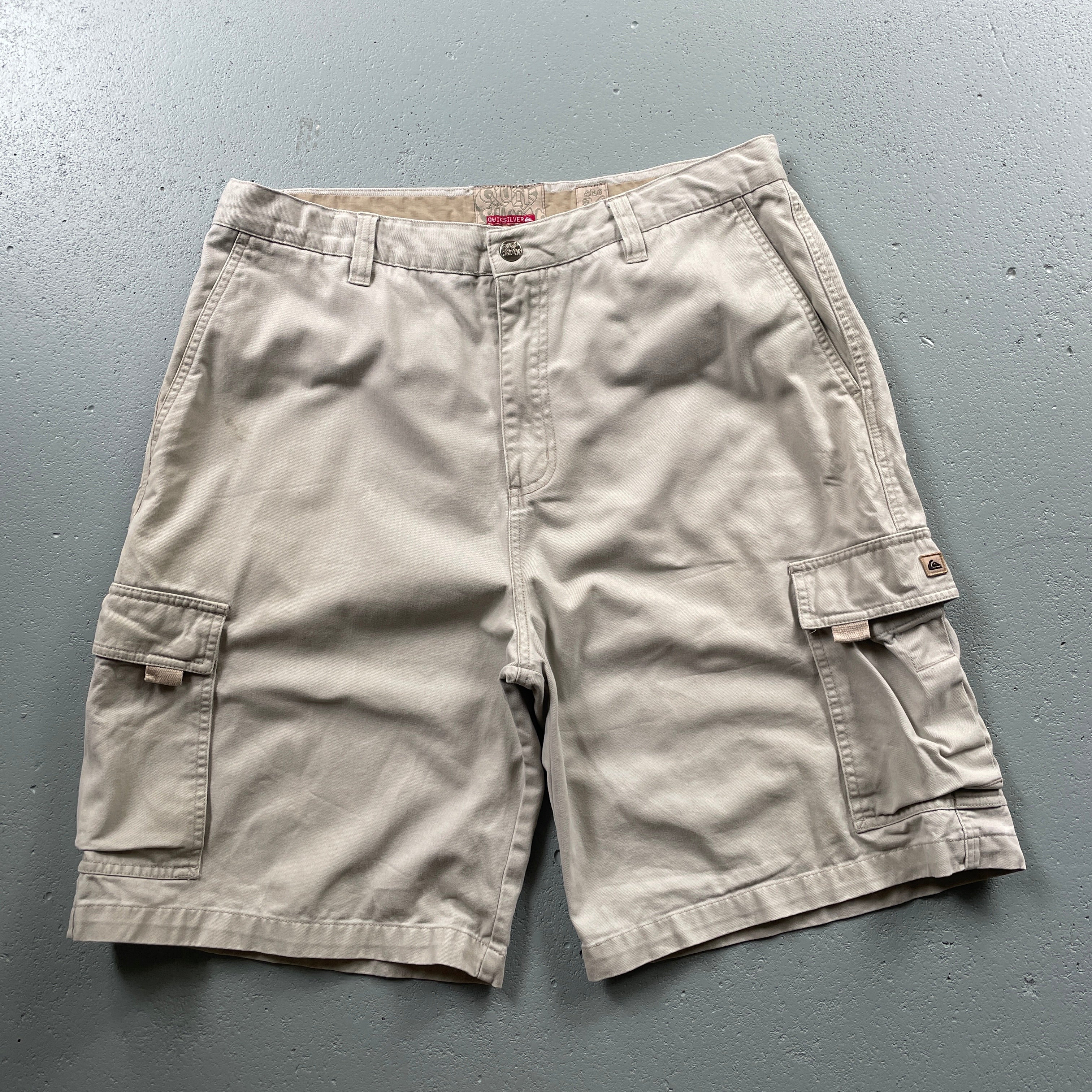 2000s Quiksilver Cargo Shorts Beige (36)