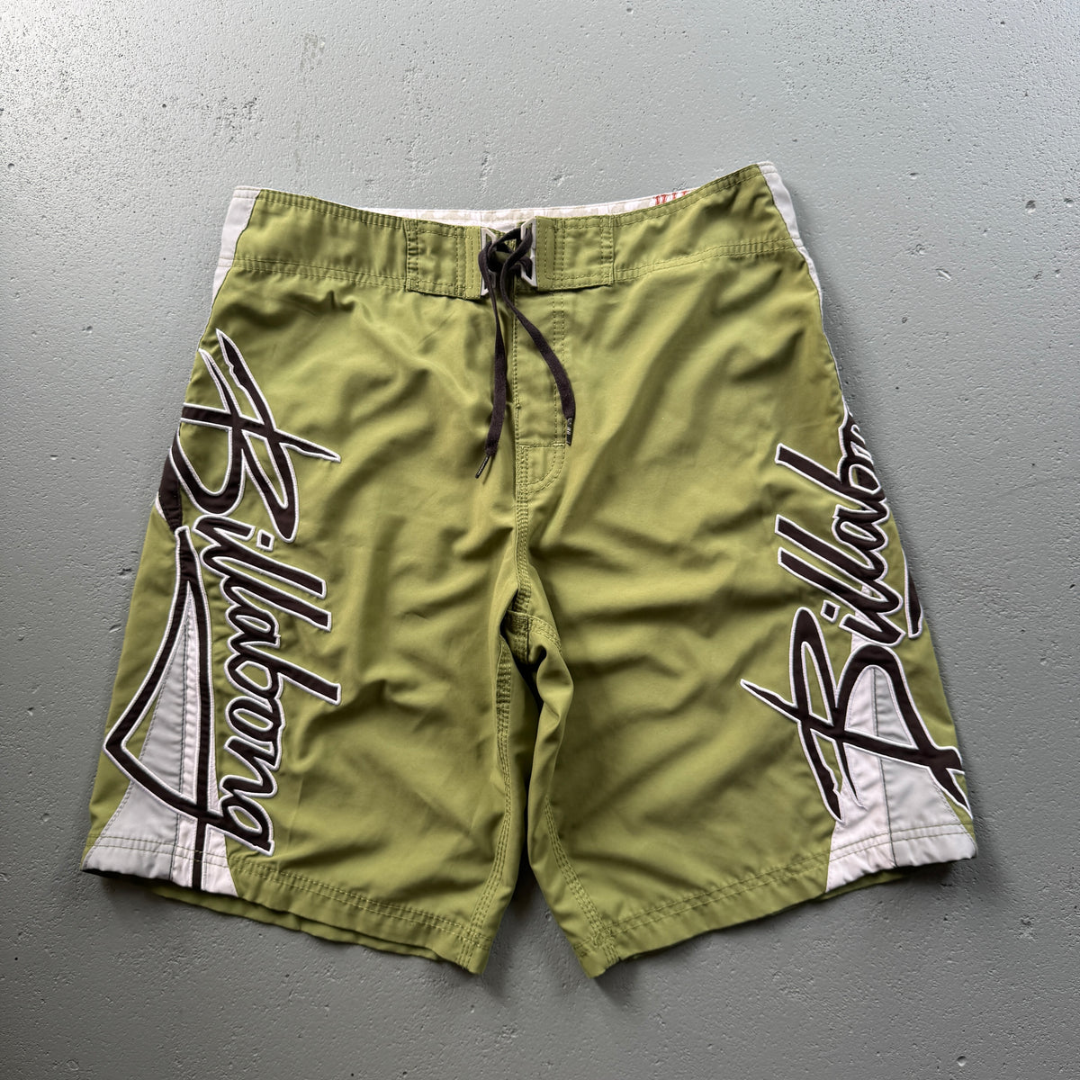 2000's Billabong Mark Occhilupo Boardshorts (33)