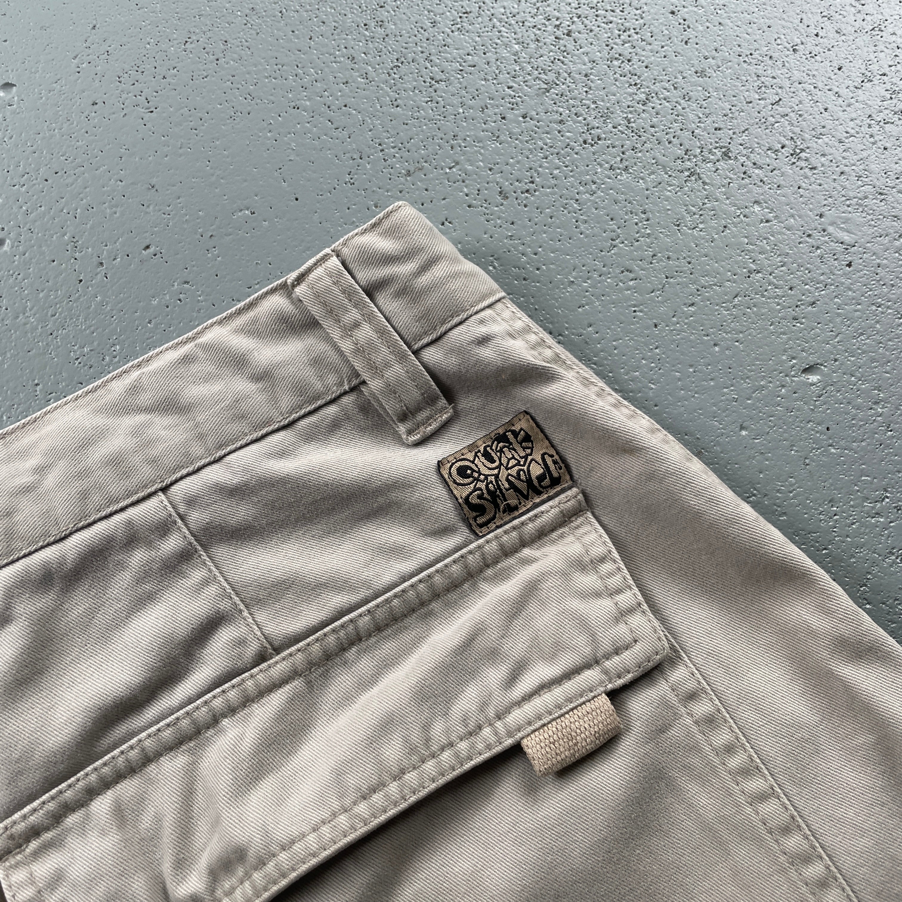 2000s Quiksilver Cargo Shorts Beige (36)