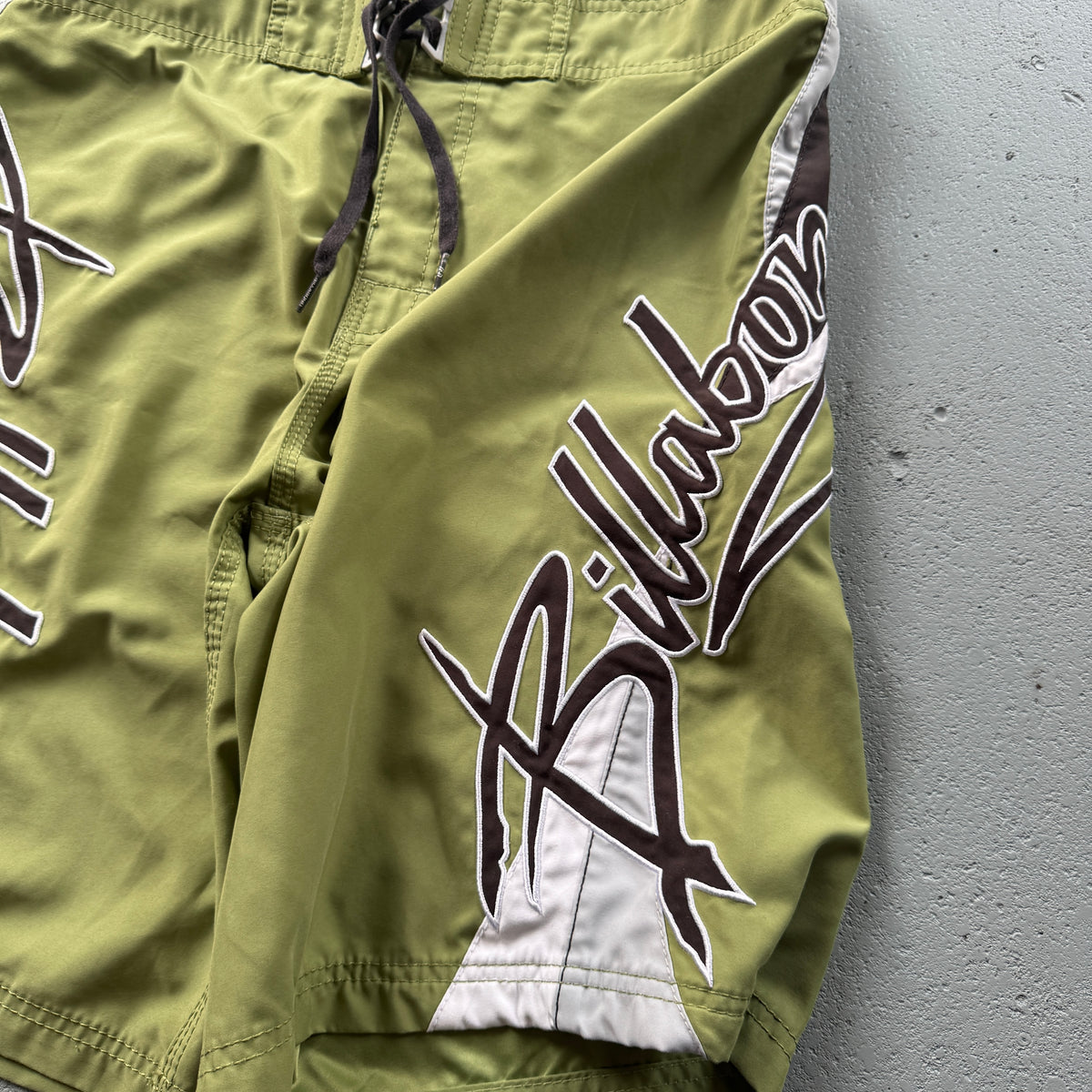 2000's Billabong Mark Occhilupo Boardshorts (33)