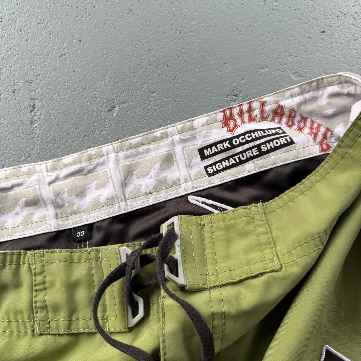 2000's Billabong Mark Occhilupo Boardshorts (33)