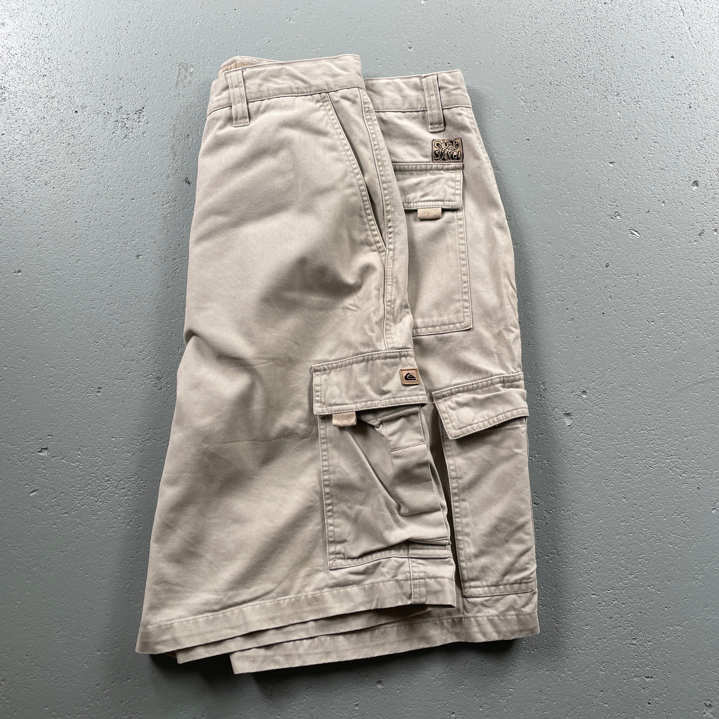 2000s Quiksilver Cargo Shorts Beige (36)