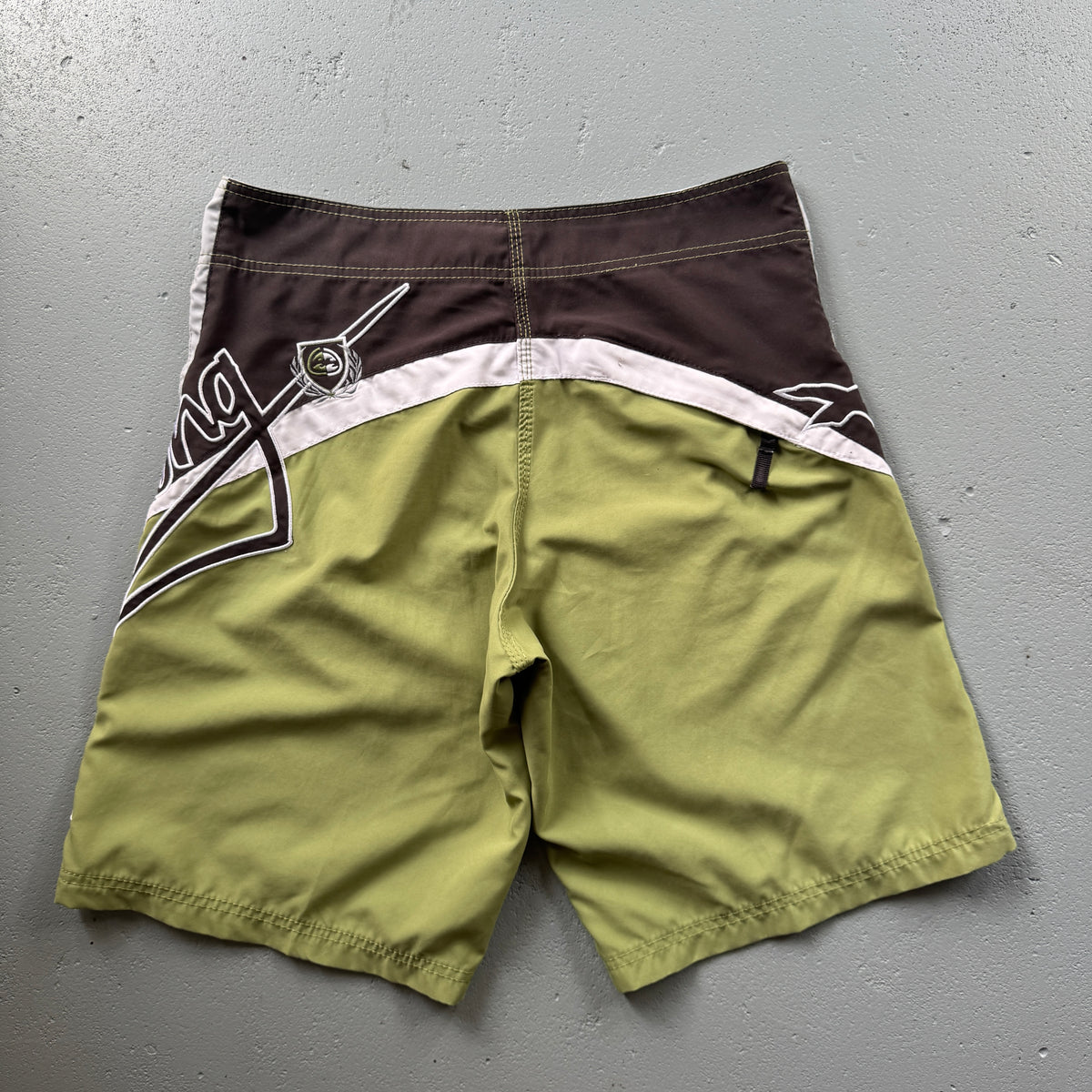 2000's Billabong Mark Occhilupo Boardshorts (33)