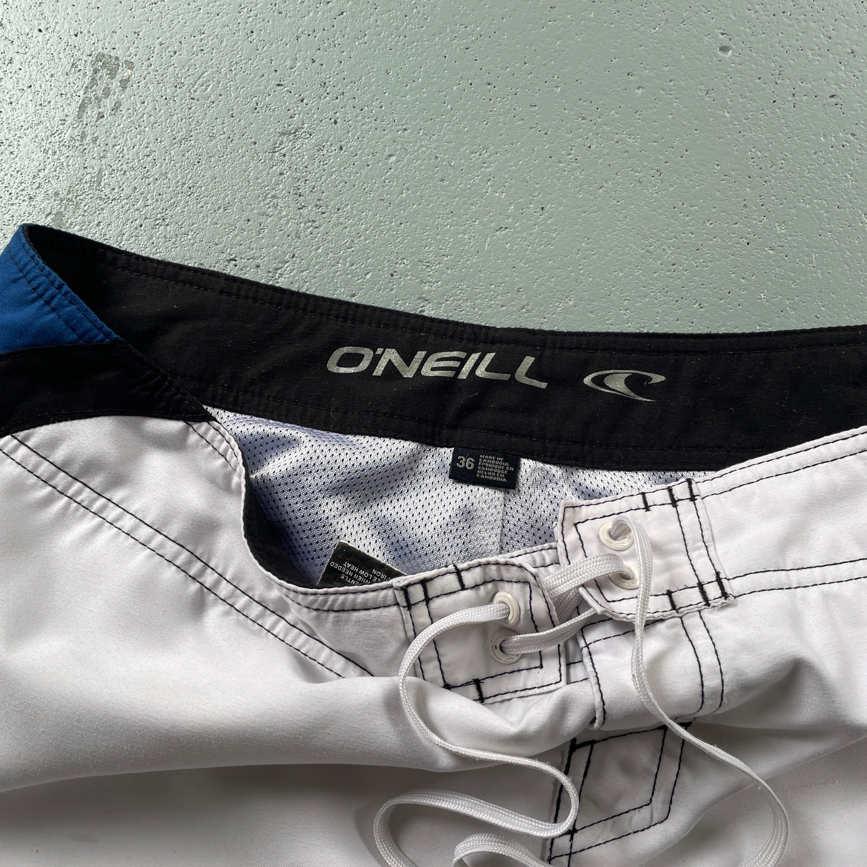 2000's O'Neill Boardshorts White (36)