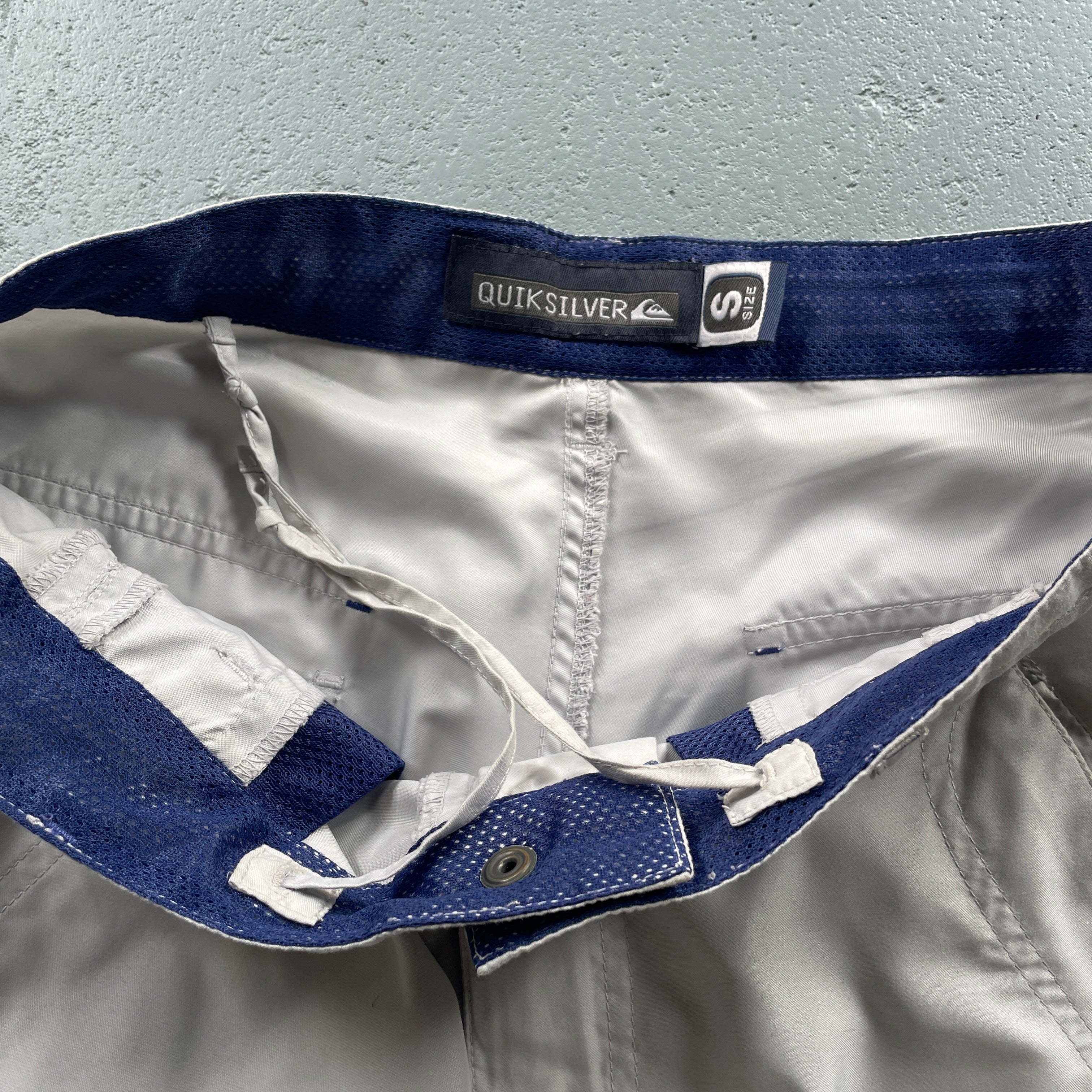 2000's Quiksilver Cargo Shorts Grey (30)