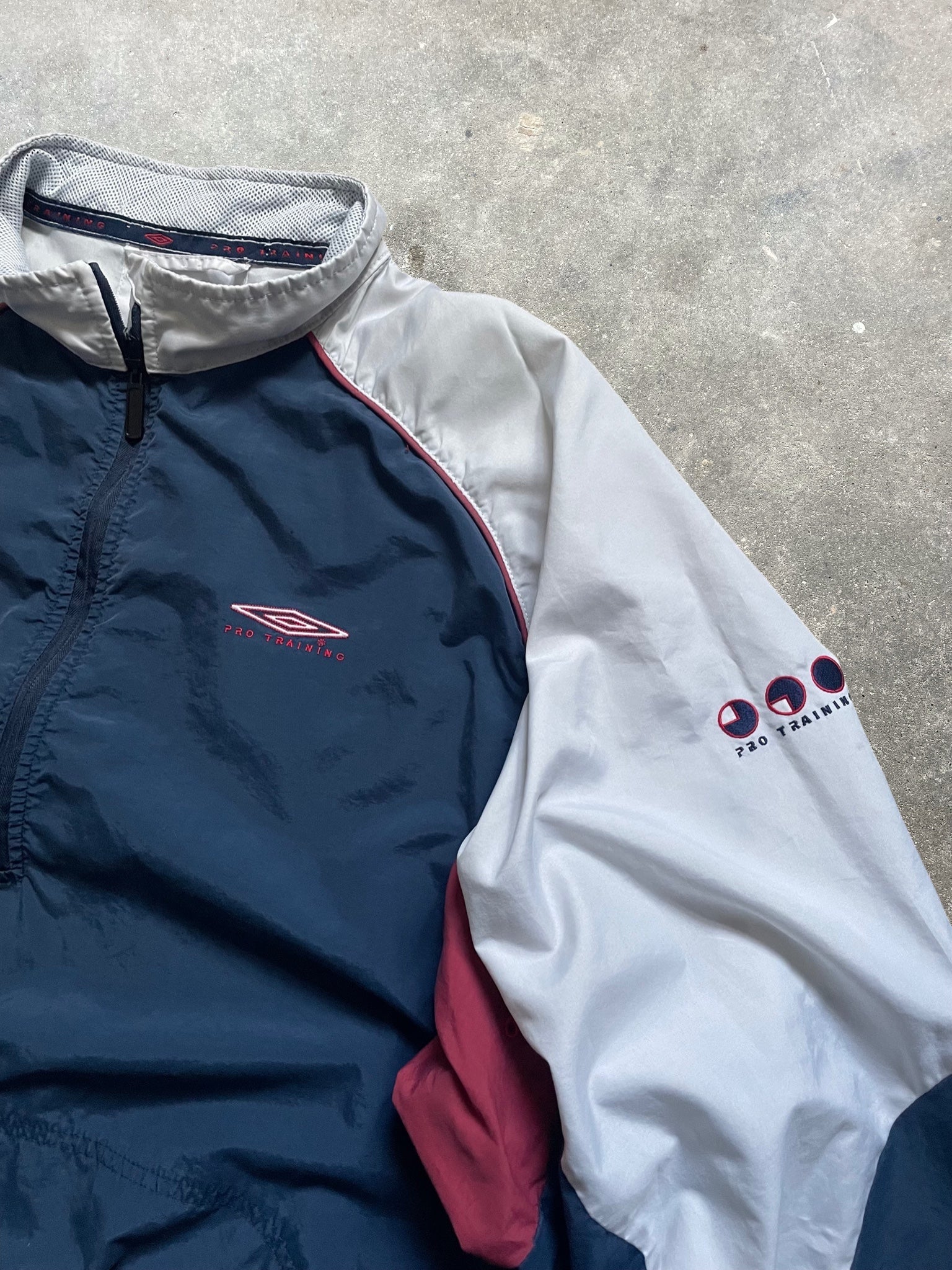90's Umbro 1/4 Zip Windbreaker Jacket (L/XL)