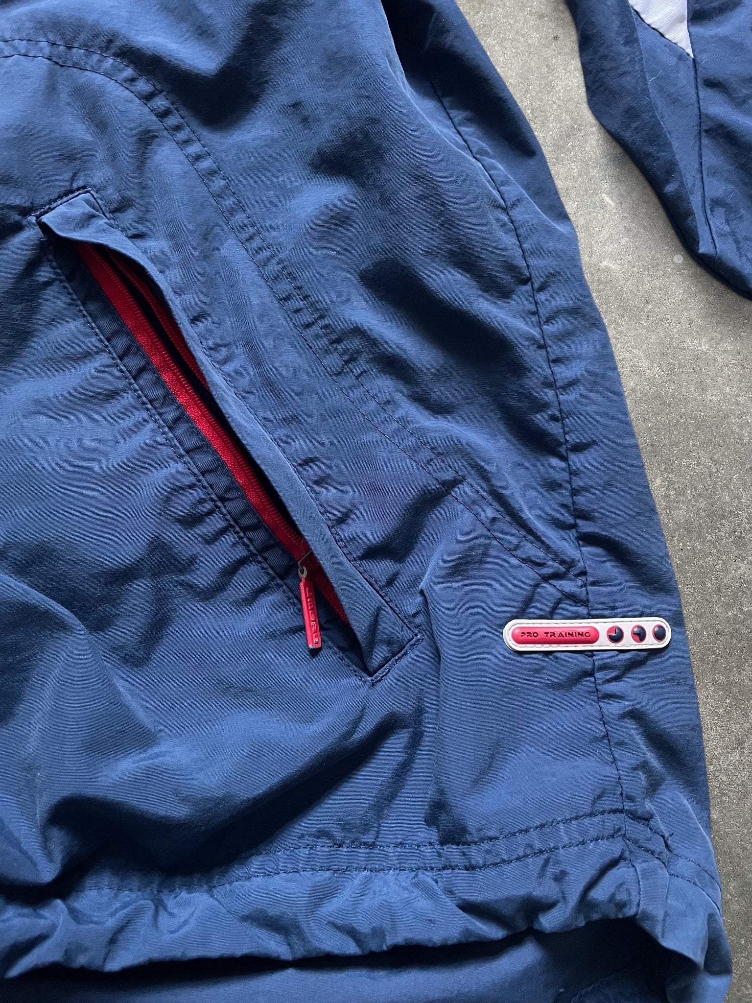 90's Umbro 1/4 Zip Windbreaker Jacket (L/XL)