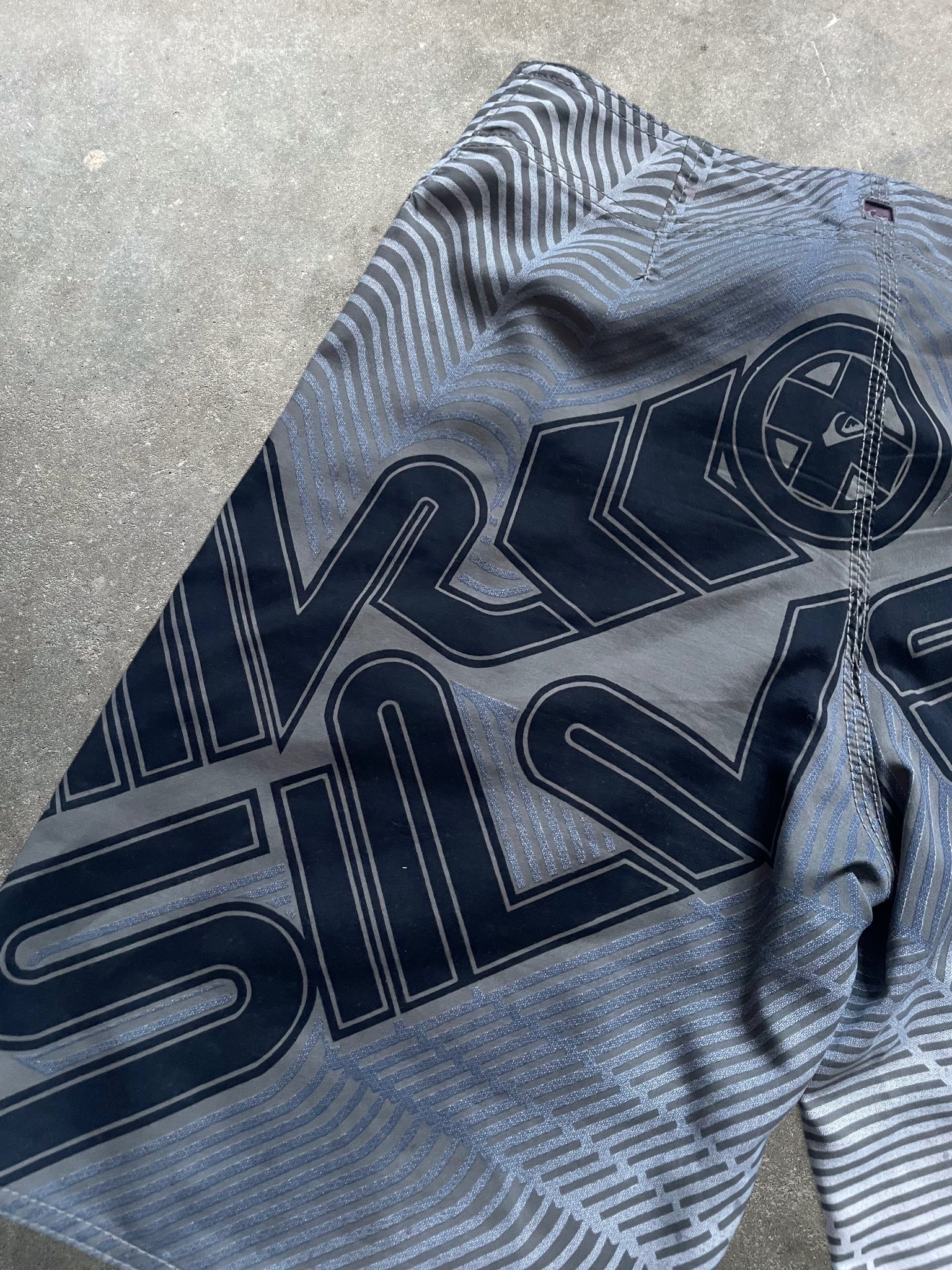 2000's Quiksilver Boardshorts (28)