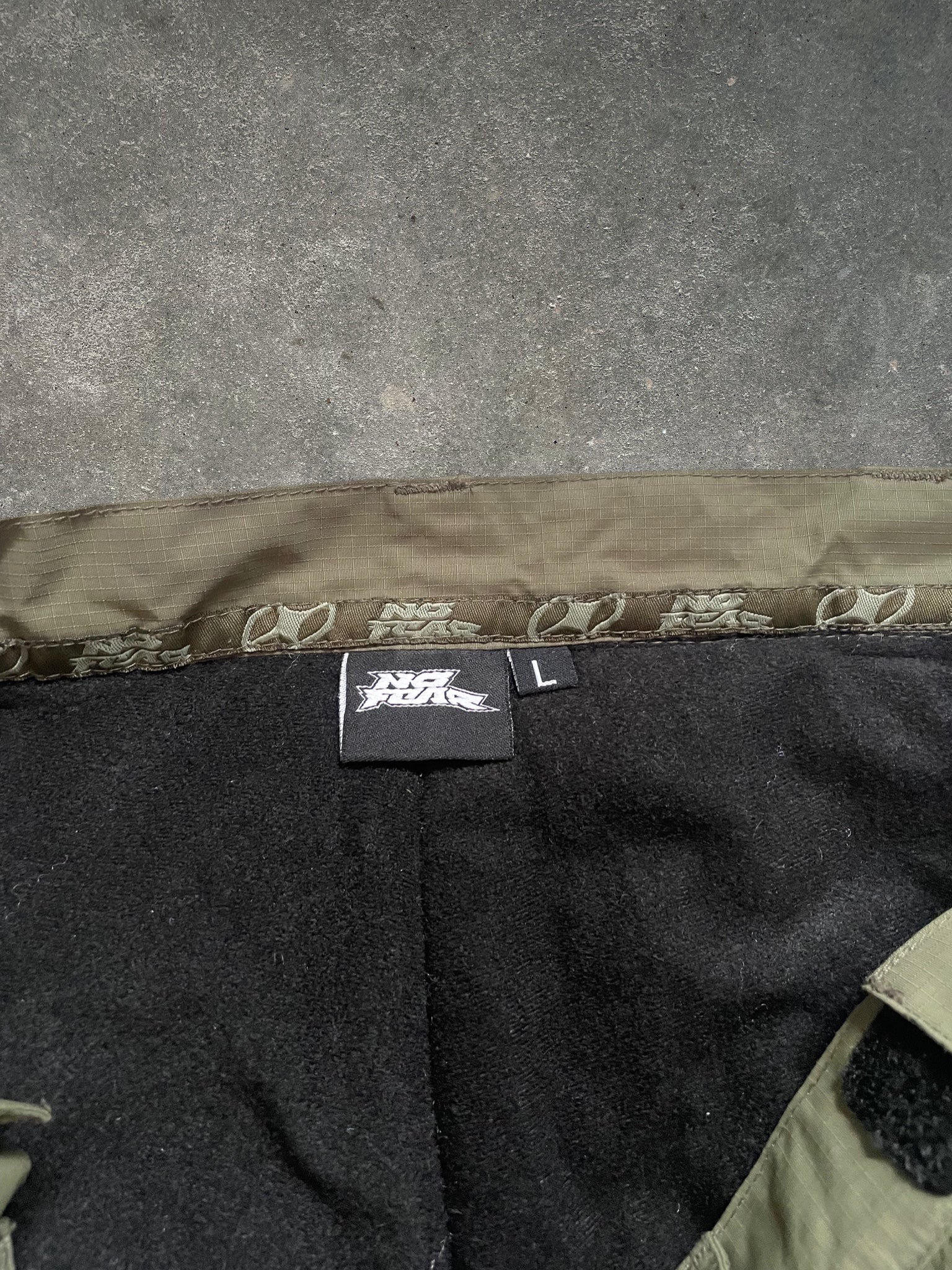 2000's No Fear Ski Pants Khaki/White (L)