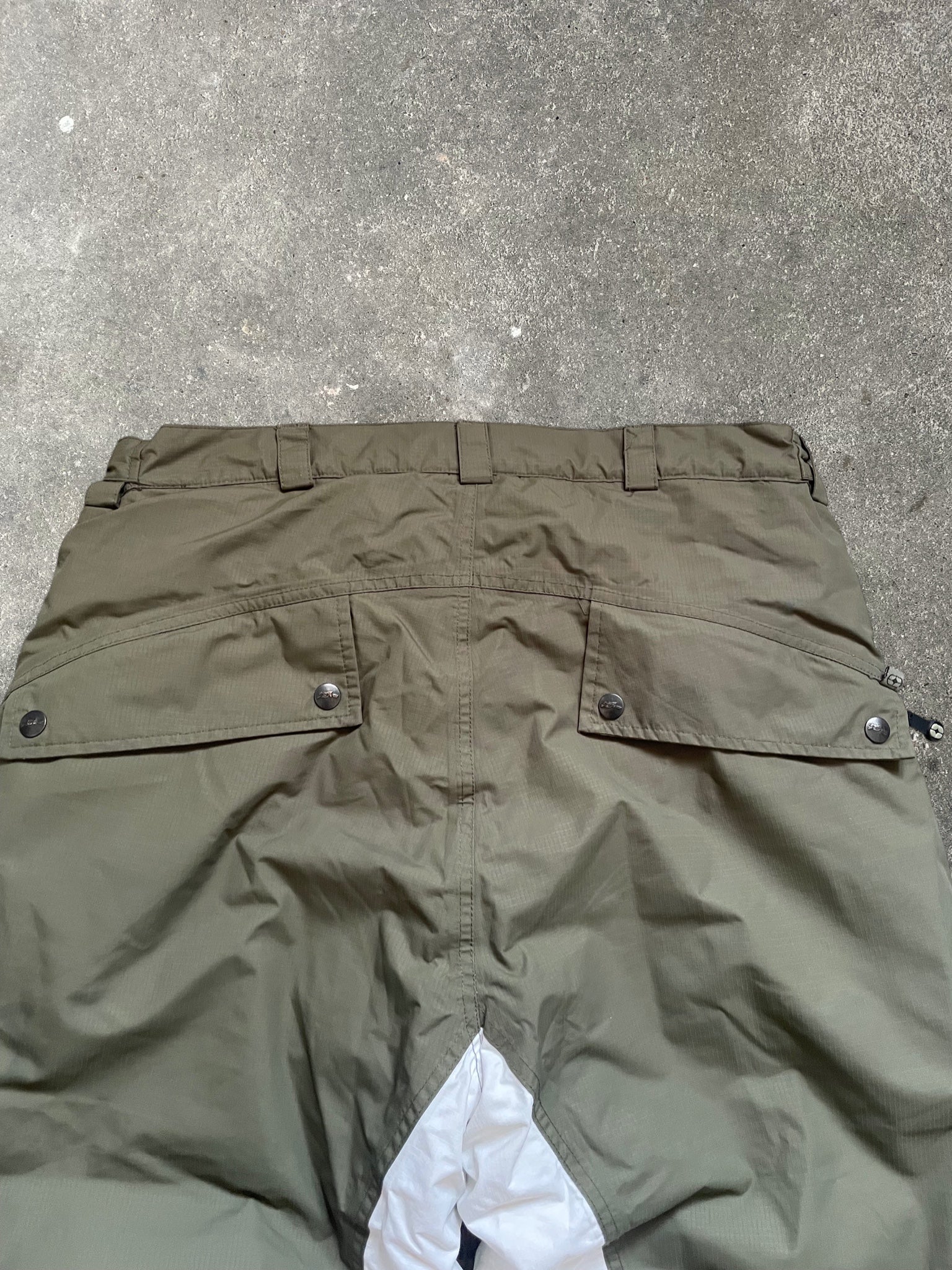 2000's No Fear Ski Pants Khaki/White (L)