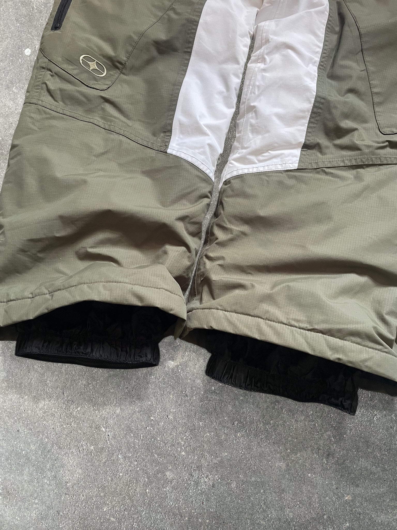 2000's No Fear Ski Pants Khaki/White (L)