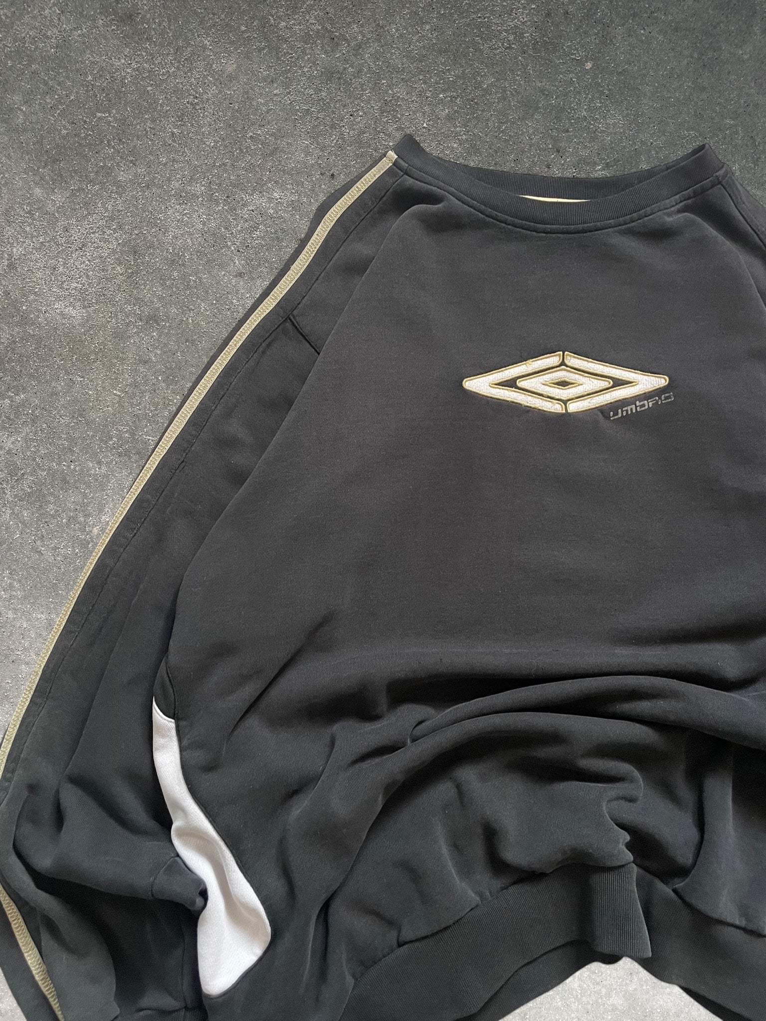 90's Umbro Sweatshirt Black (XL)