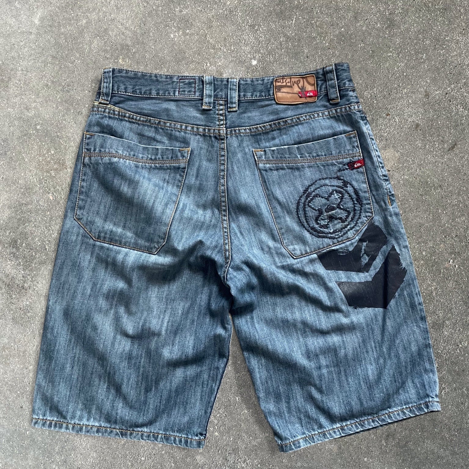 2000's Quiksilver Denim Jorts (32)