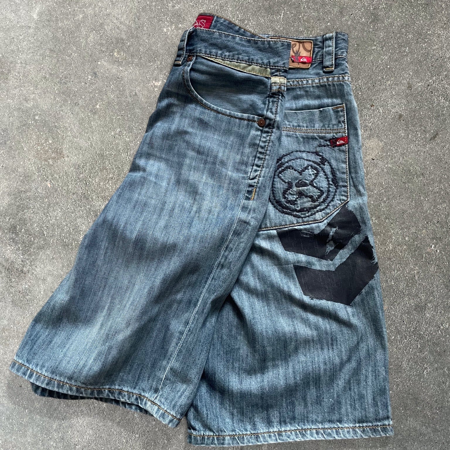 2000's Quiksilver Denim Jorts (32)