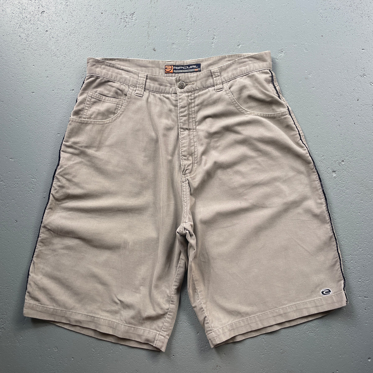 2000’s Rip Curl Corduroy Shorts (32)