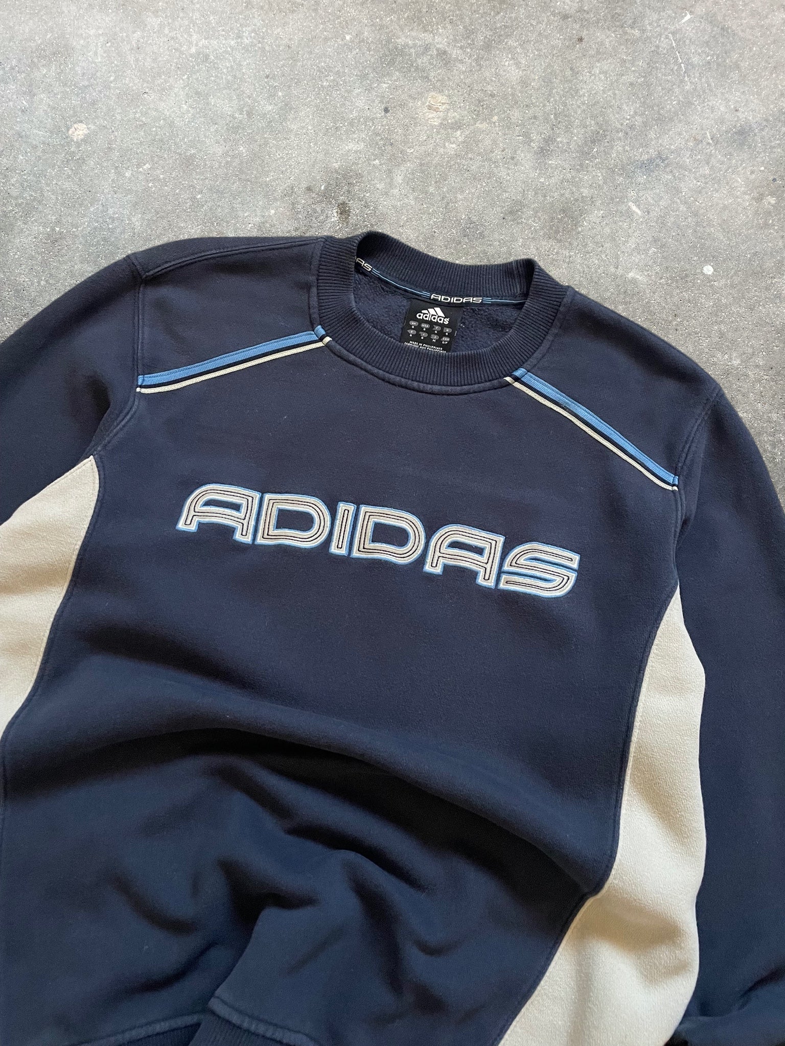 2000's Adidas Sweatshirt Navy (S/M)