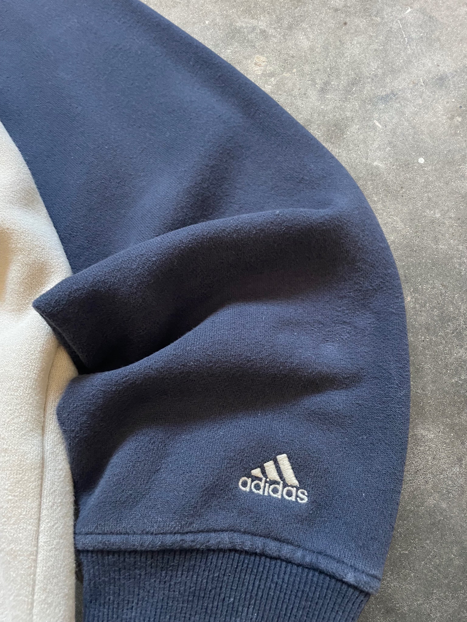 2000's Adidas Sweatshirt Navy (S/M)