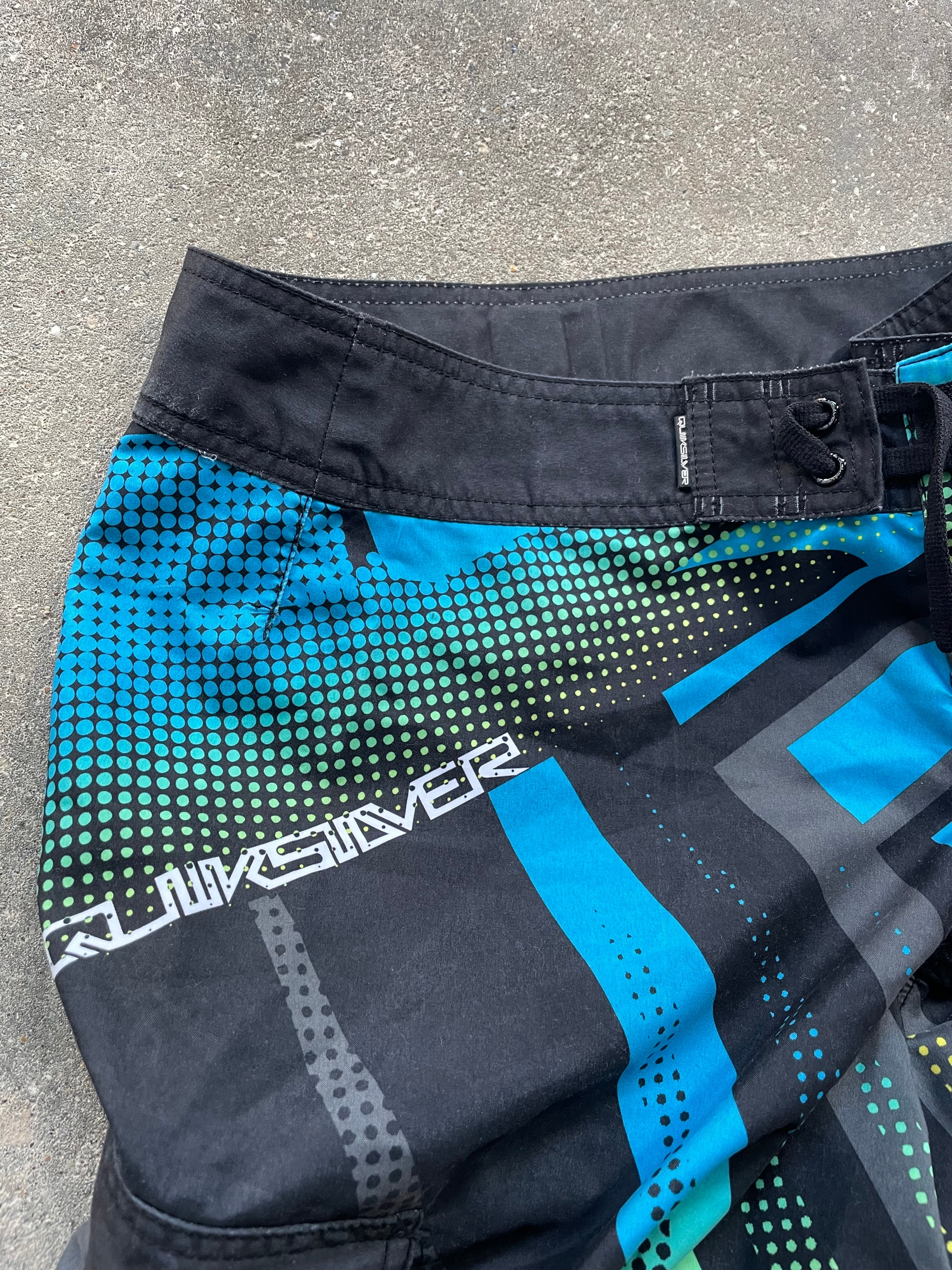 2000's Quiksilver Boardshorts Black (28/30)