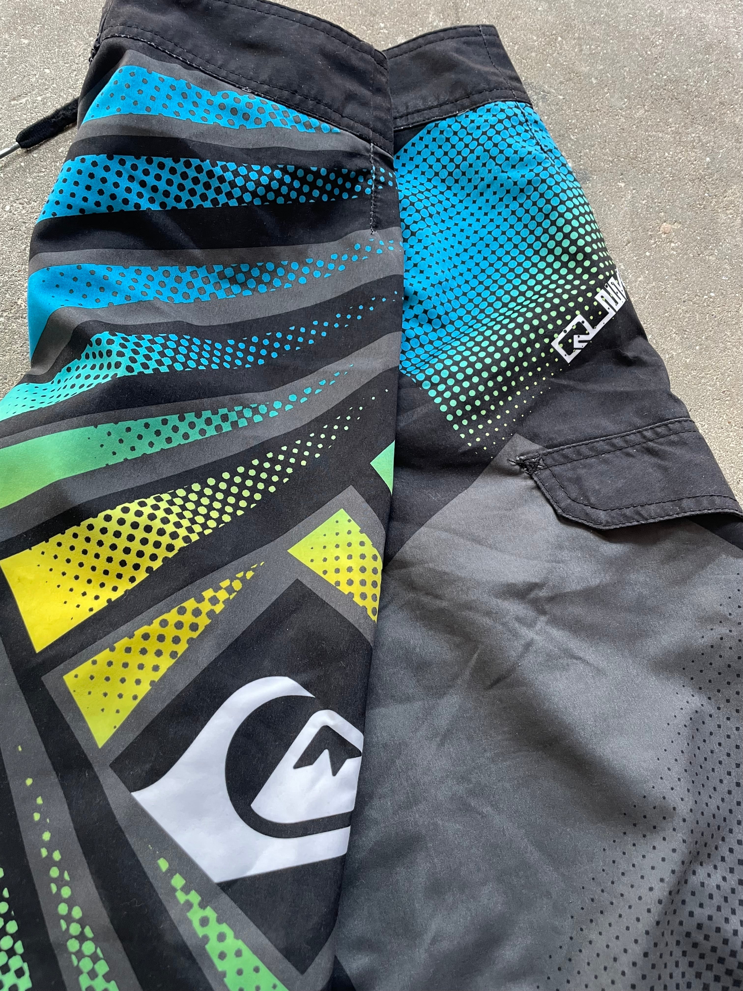 2000's Quiksilver Boardshorts Black (28/30)