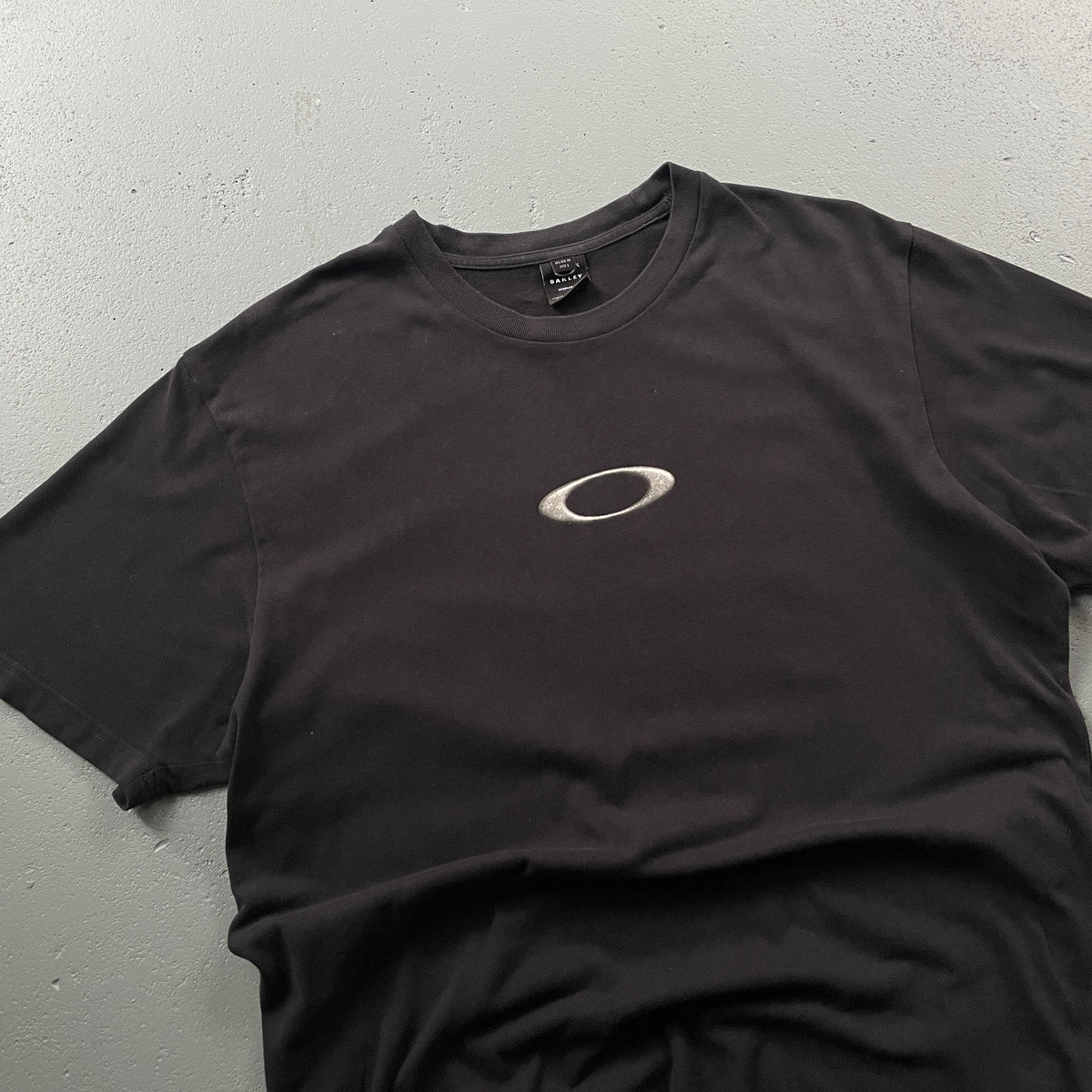 2000's Oakley Tee (M)
